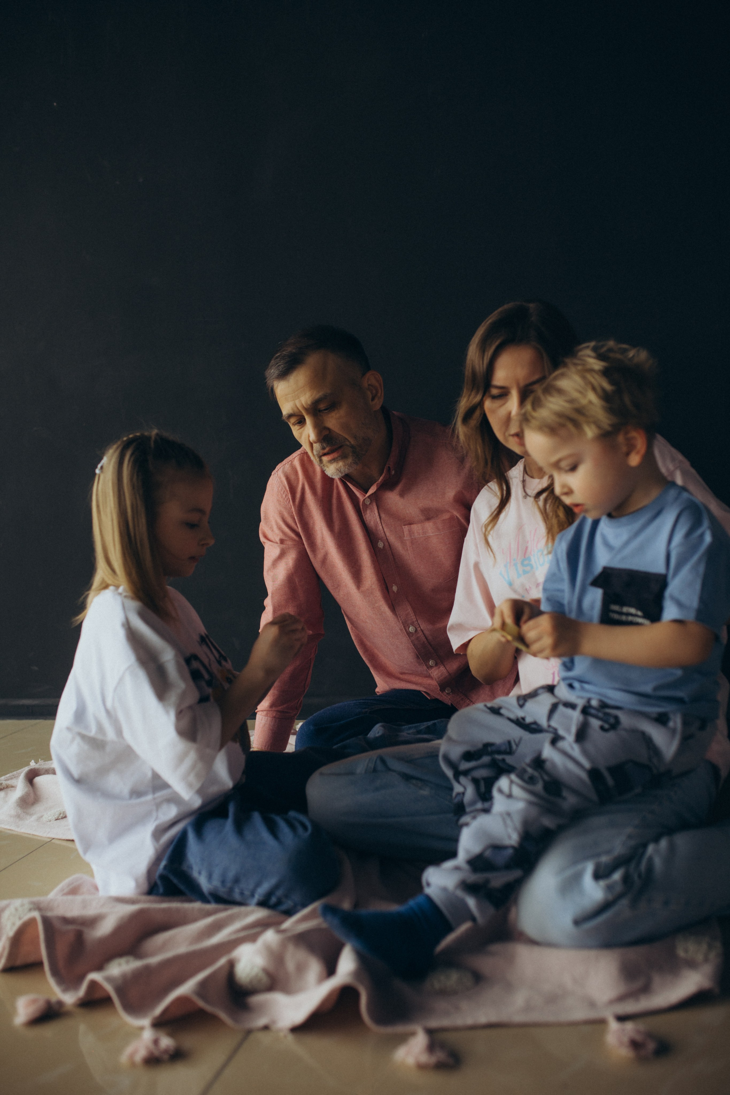 Семейная в студии. Семейный фотограф Lifestyle Ноябрьск/Губкинский/Тобольск