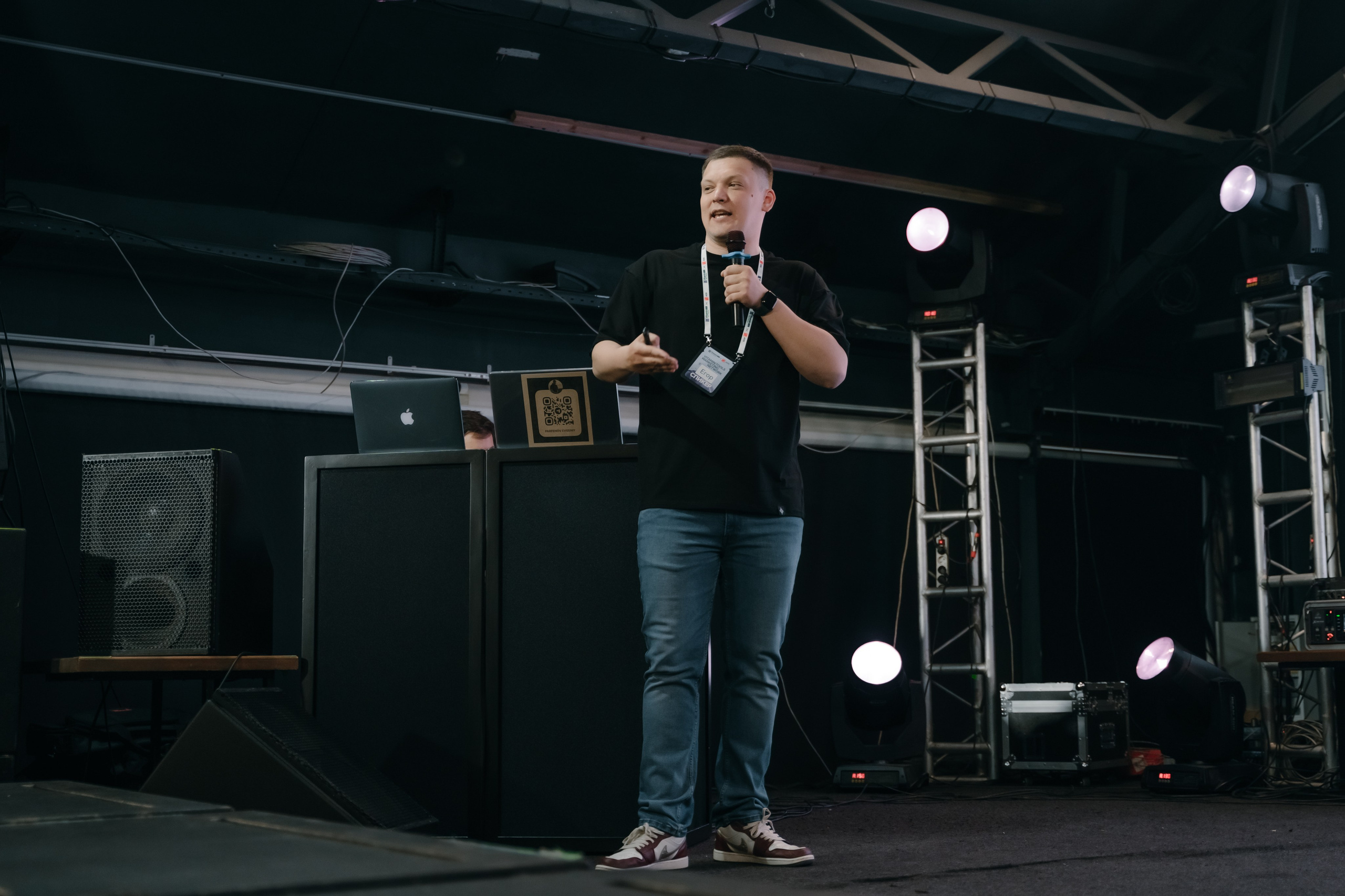 Репортажный фотограф конференция Vitamin.tools Самара. Фотограф Сергей Логинов