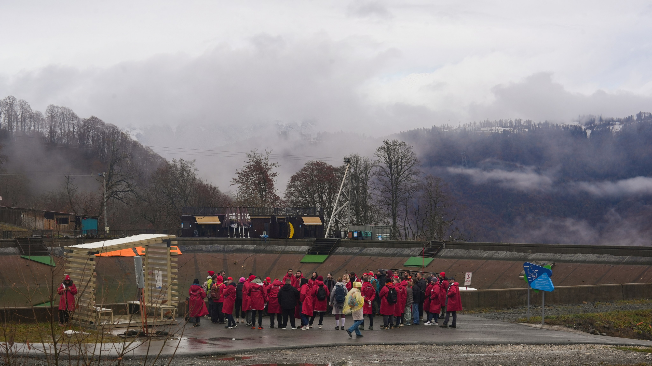 MICE мероприятие — хайкинг на курорте Роза Хутор. Репортажный фотограф в Красной Поляне и Сочи Павлюченко Екатерина