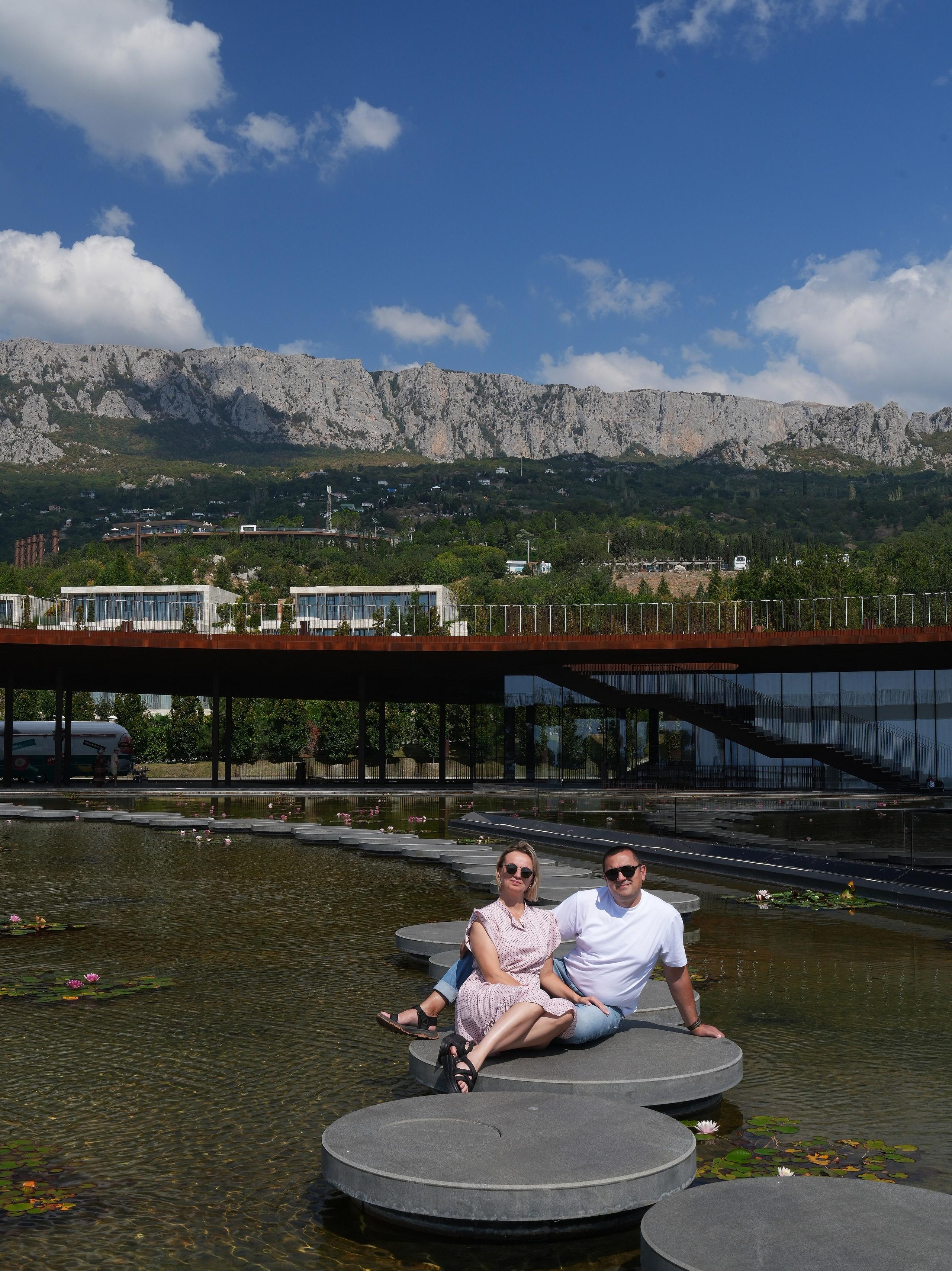 Семейная прогулка 4 человека. Свадебный фотограф Виктория Роса