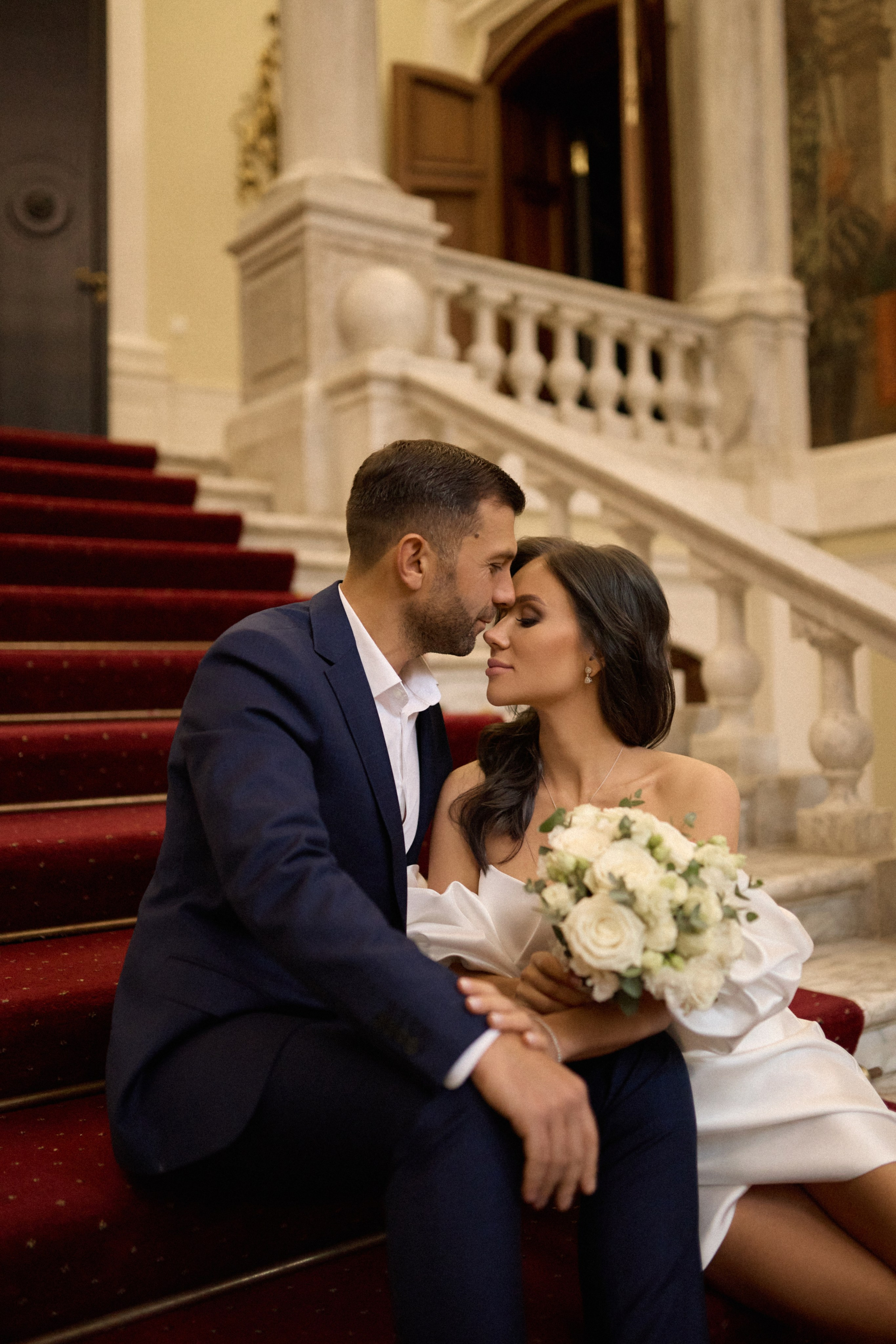 Свадебная фотосессия в особняке. Сестры Карабаза. Фотографы и ретушеры в Москве и Санкт-Петербурге