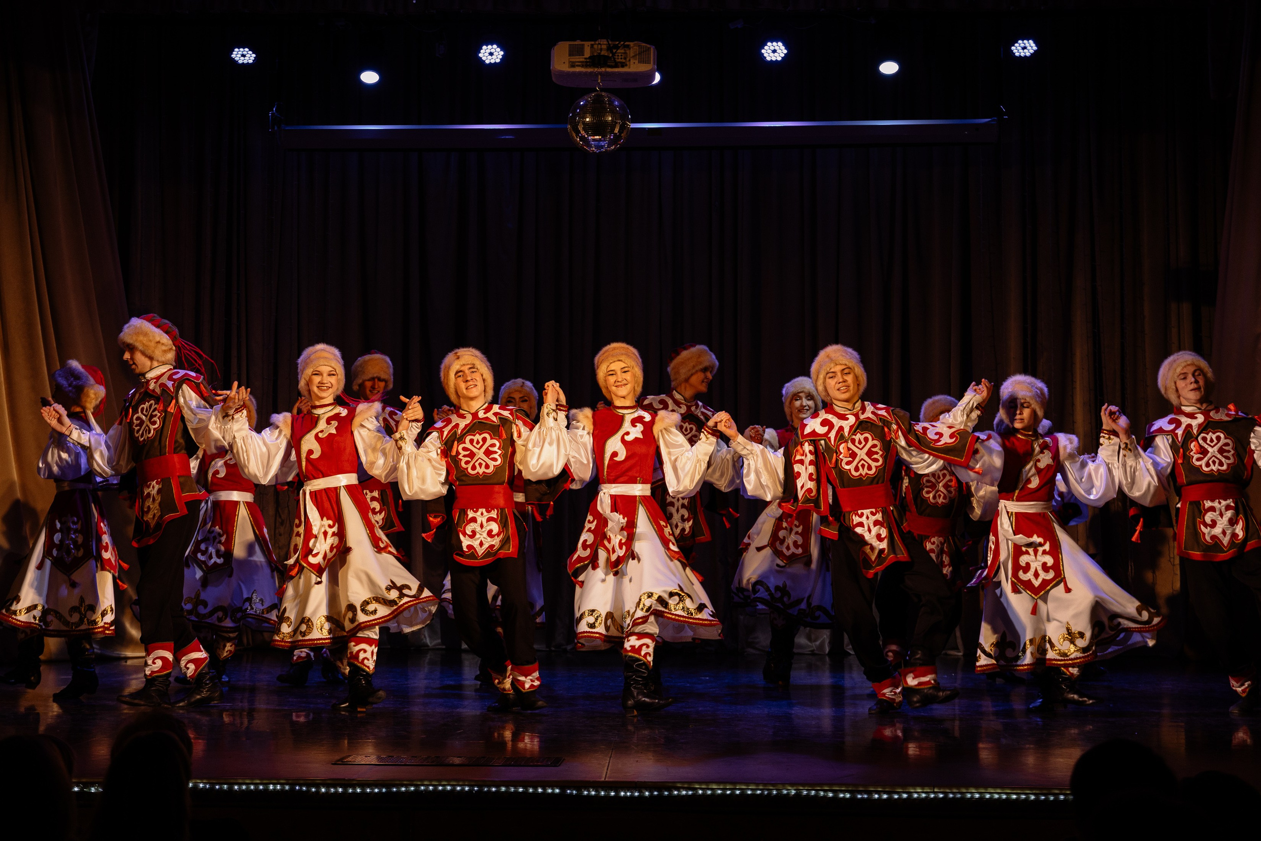 Сибирские узоры ДК Ефремова. Фотограф Юлия Мальцева