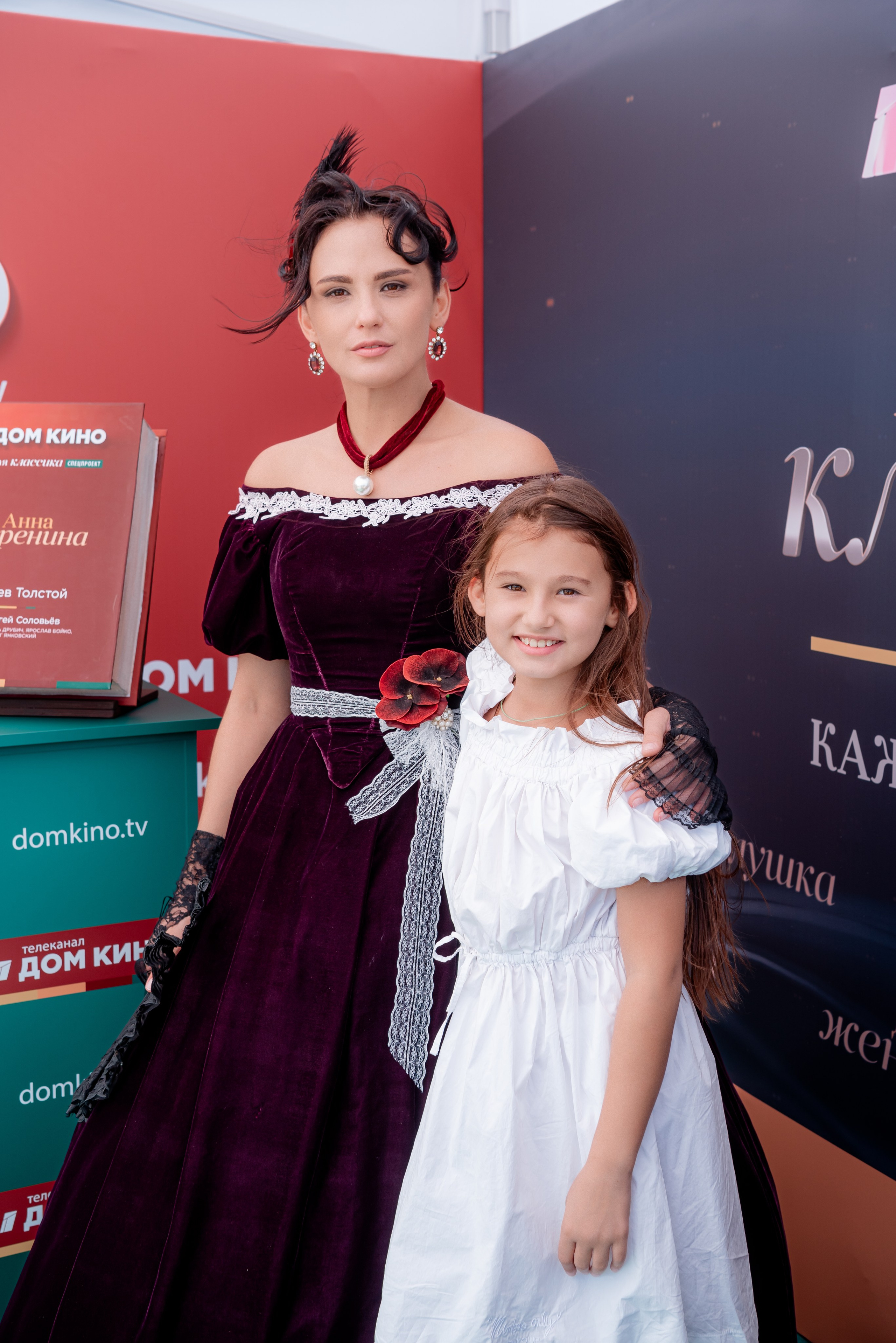 Портретные фото с артистами в палатке Триколор Дом Кинов на день города Волгоград. Фотограф в Волгограде и Волжском Александр Горбань