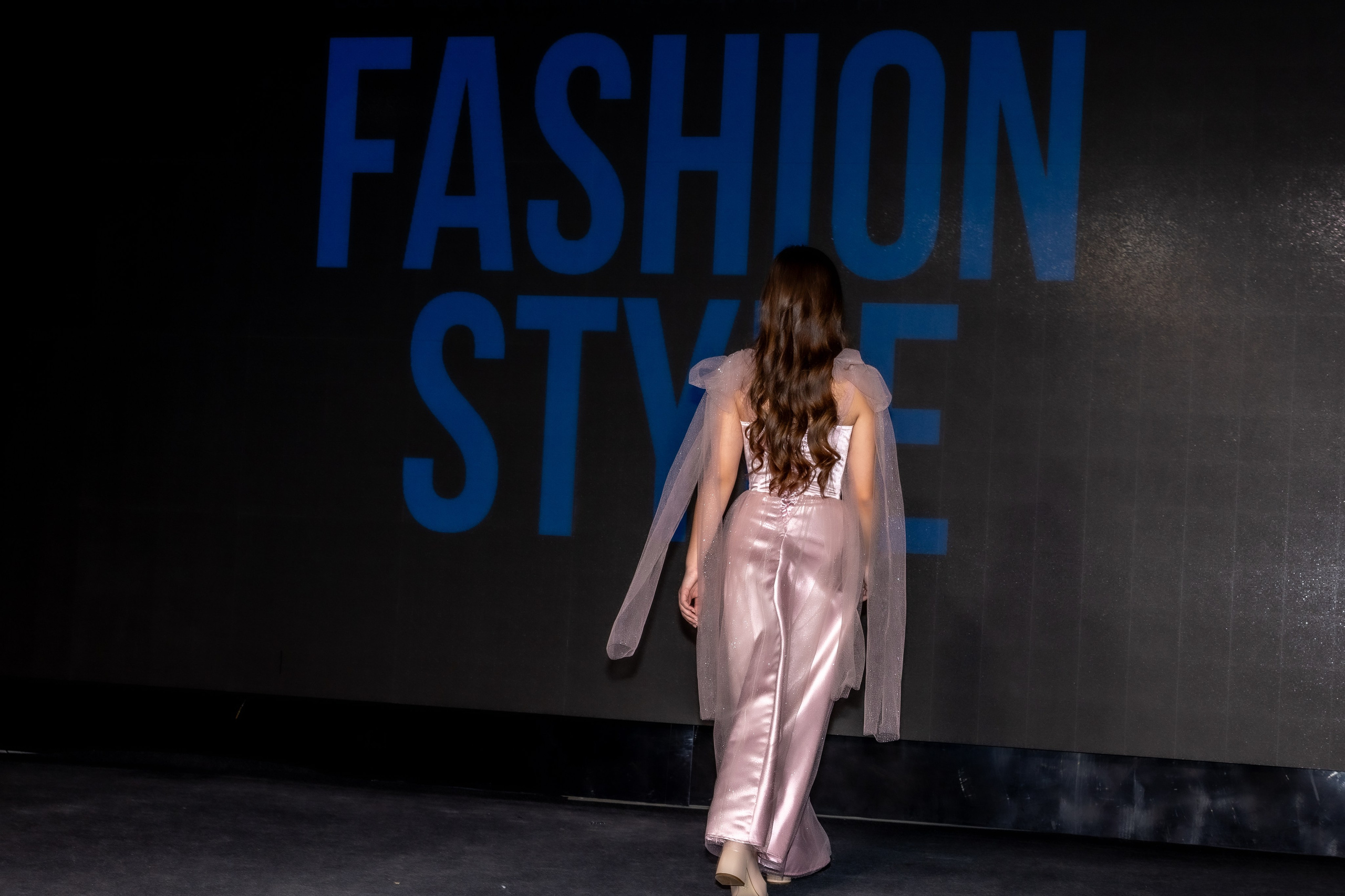 Модный показ Ассоциация дизайнеров FASHION STYLE. Студия фото, видеографии и мультимедийного дизайна в Москве Multi Frame Studio