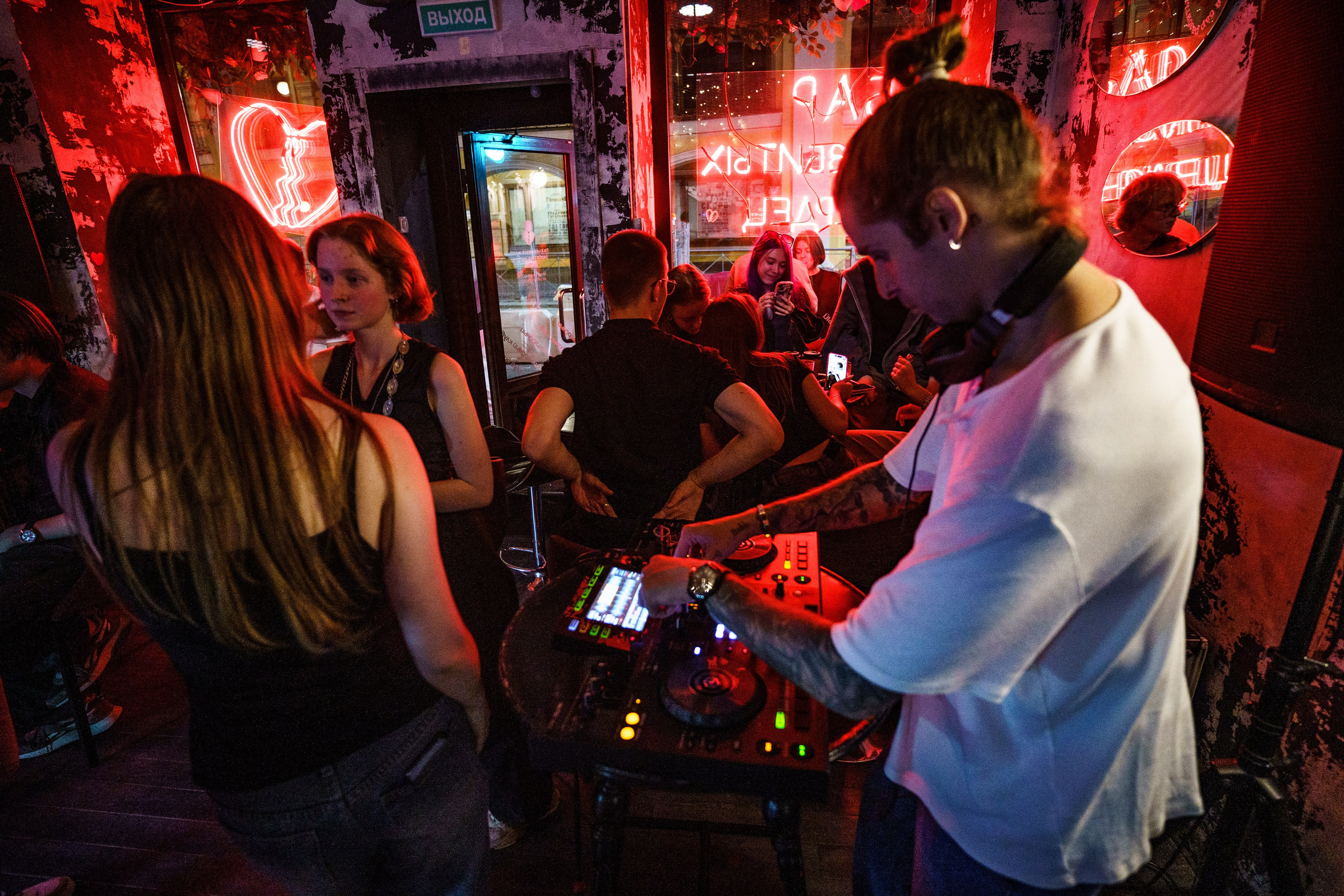 Бар разбитых сердец. DJ Guitacidelli. Концертный и репортажный фотограф в Санкт-Петербурге Слава Пахомов