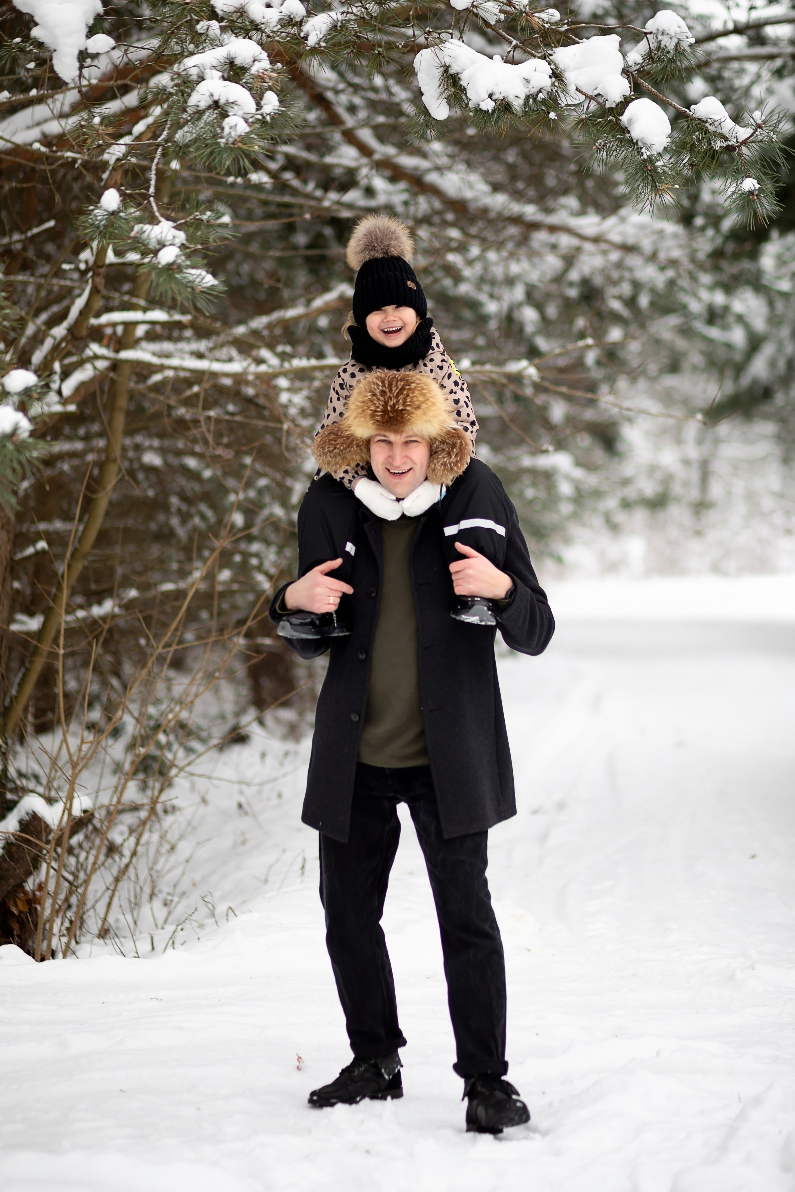 Сергей, Оля, Лера и Чупа. Главная