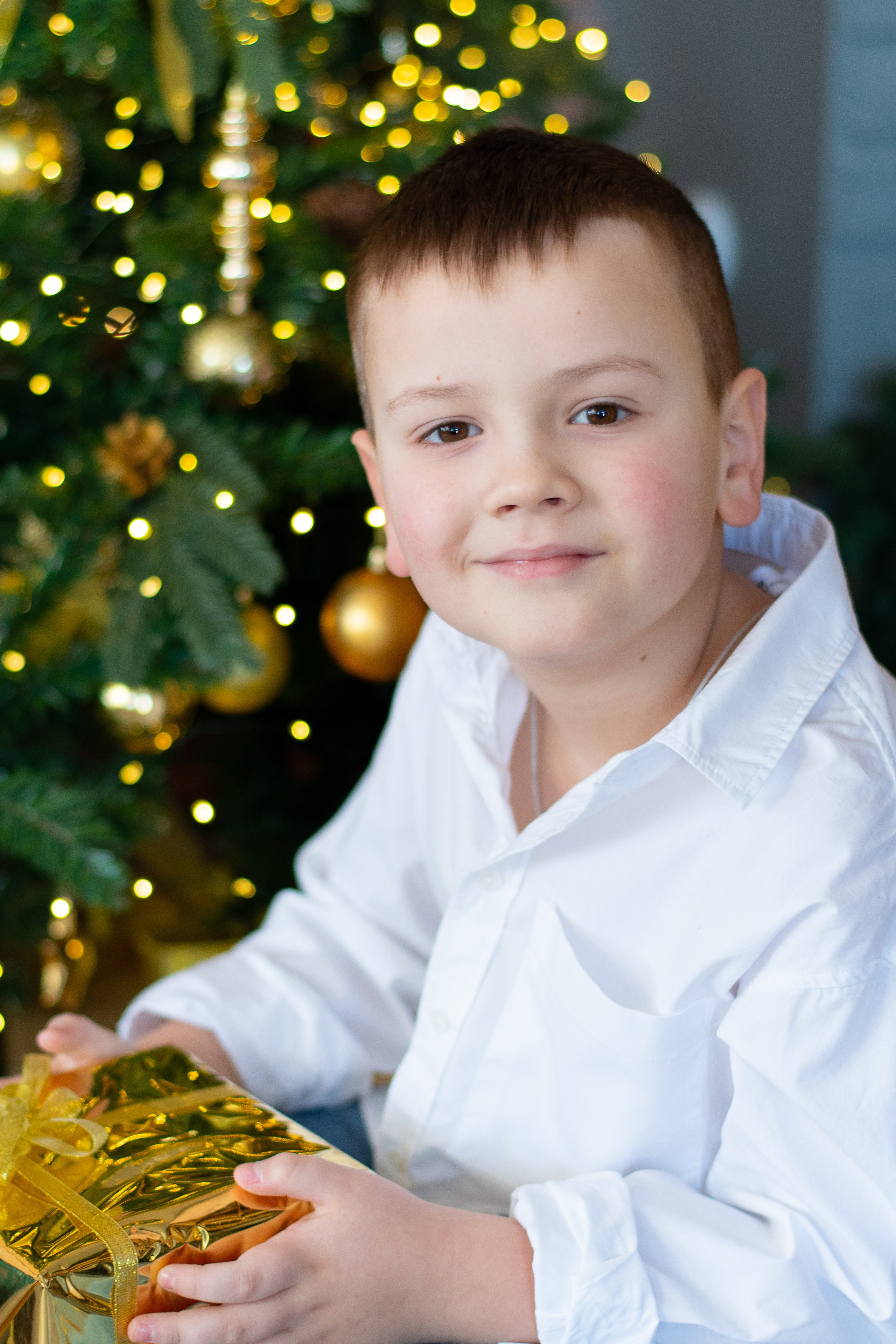 Оксана с семьей. Студийная съемка. Екатерина Бикбаева фотограф, видеограф, медиа-продюсер