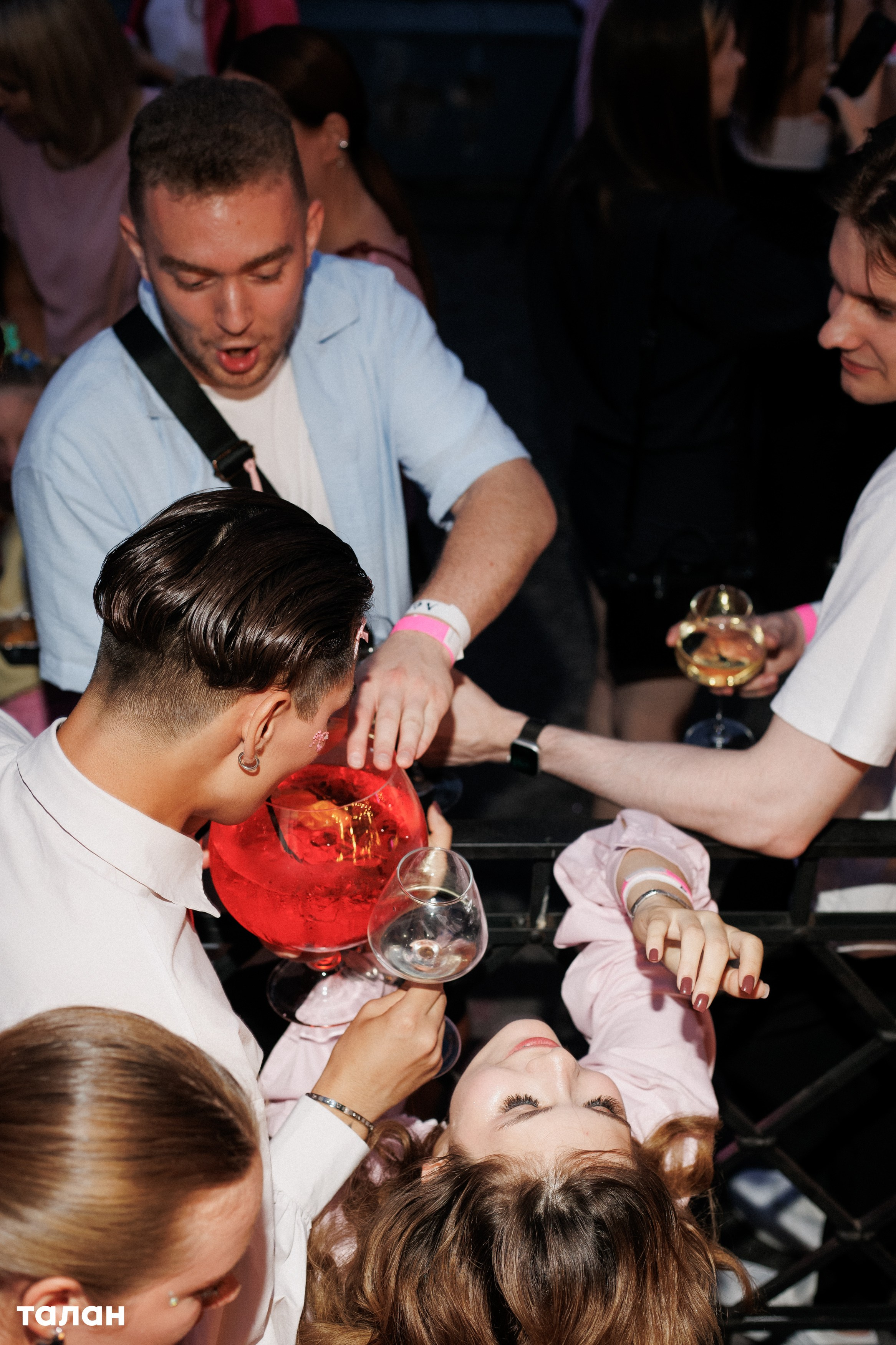 ВИНОТЕКА [бар+магаз] — BIRTHDAY PARTY. СВОИ. ФОТООТЧЕТЫ-СОБЫТИЯ-МЕСТА