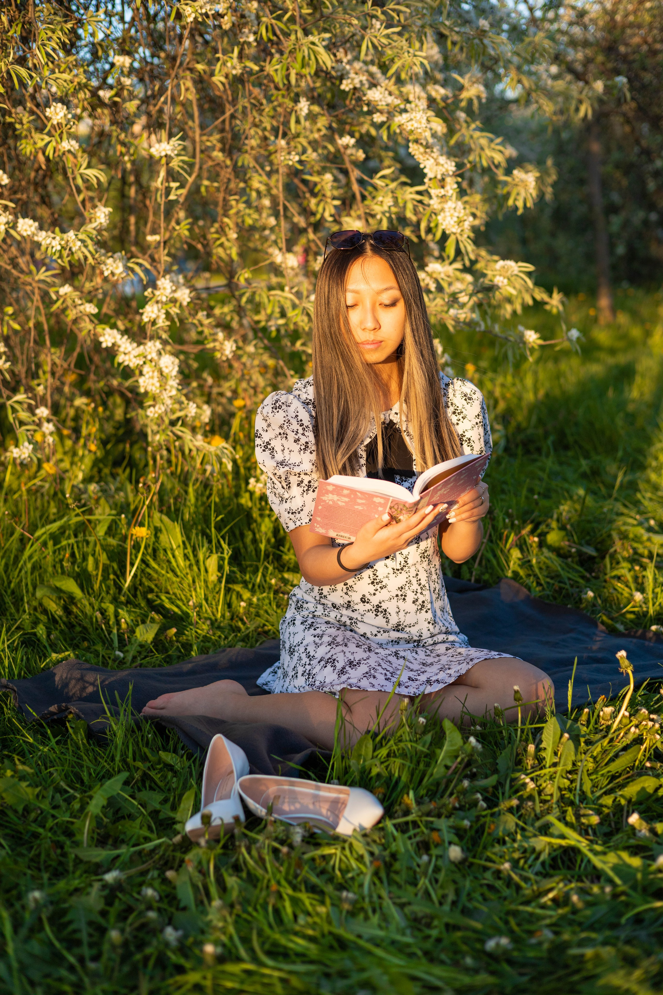 Виктория. Яблоневый сад. Портретный фотограф Панферова Регина г. Санкт-Петербург, г. Казань