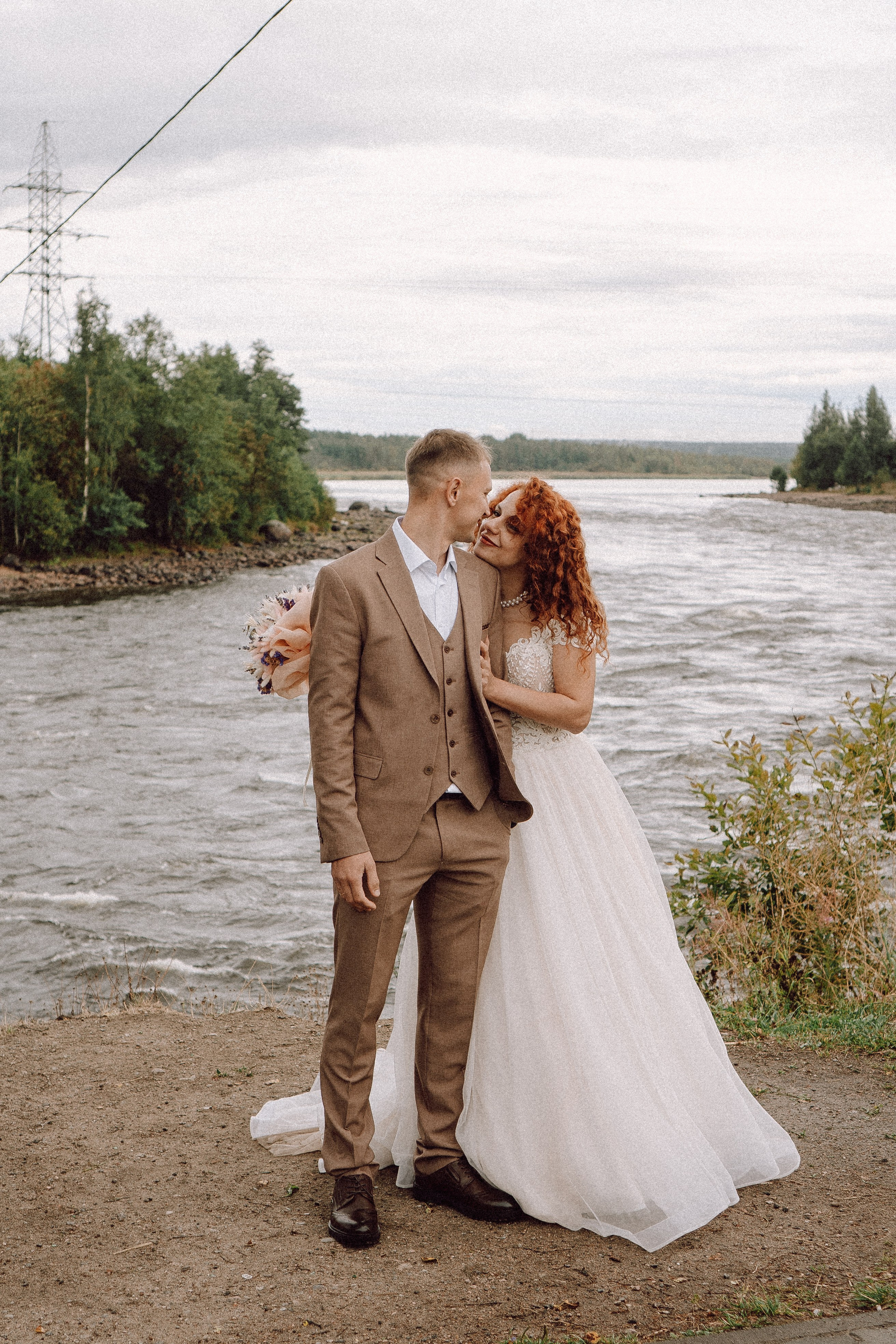 СВАДЕБНАЯ ФОТОСЕССИИЯ ПАРЫ В ГОРОДЕ ПРИОЗЕРСК В СОСНОВОМ ЛЕСУ И С ПИКАПОМ. Профессиональный фотограф, Санкт-Петербург — Виктория Богомолова