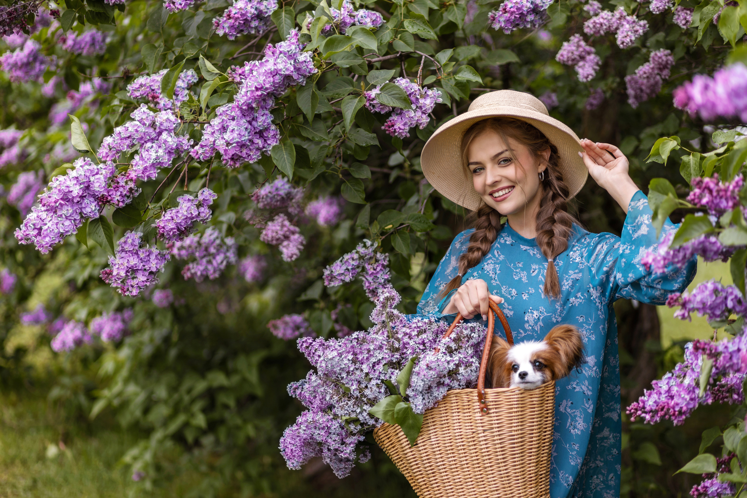Красивая Фотосессия в Москве в сиреневом саду.