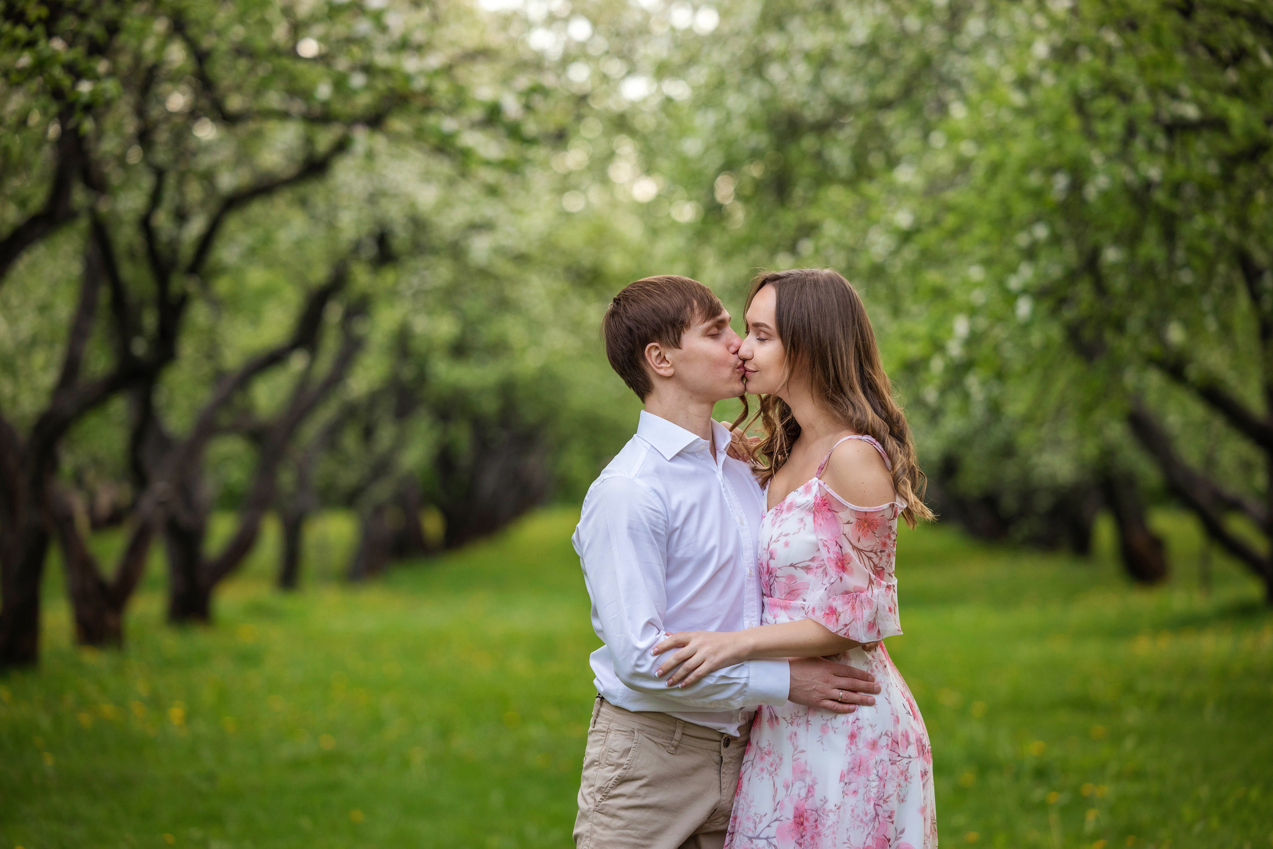 Семейная фотосессия в яблоневых садах