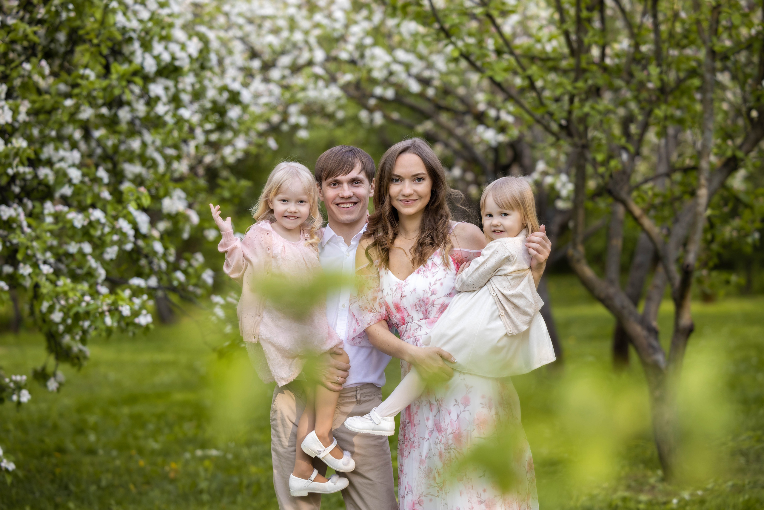 Семейная фотосессия в яблоневых садах Коломенское