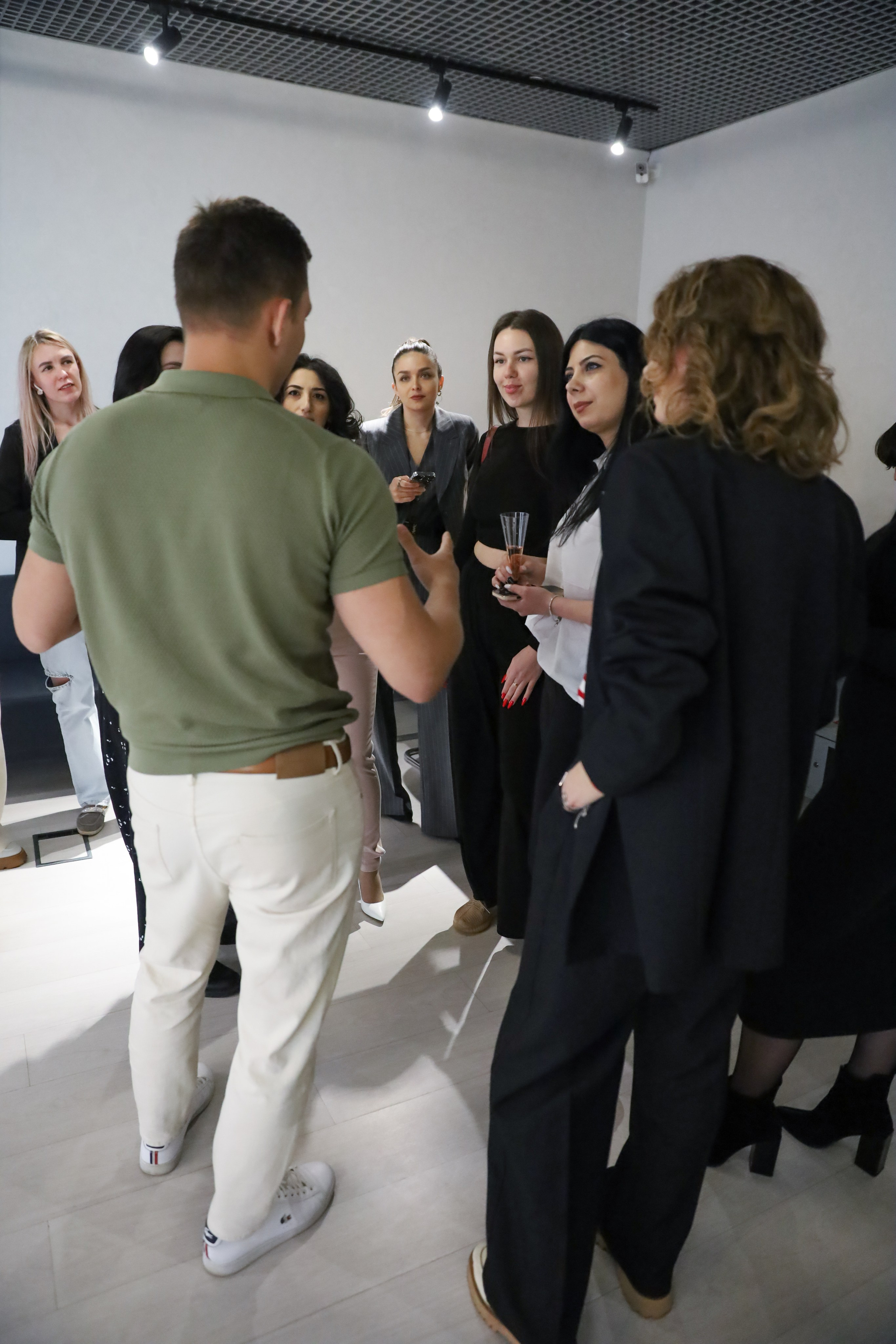 КОНФЕРЕНЦИЯ ВЫПУСКНИКОВ ШКОЛЫ ПРОДЮСИРОВАНИЯ АННЫ НОВИКОВОЙ. Фотограф мероприятий Ирина Каширина