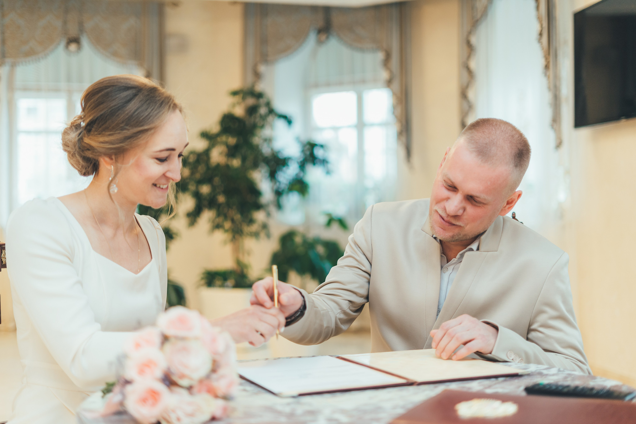 Ирина и Дмитрий, ЗАГС у Матроны Московской. Наталья Дукалова фотограф Щелково Королев Пушкино Москва Балашиха