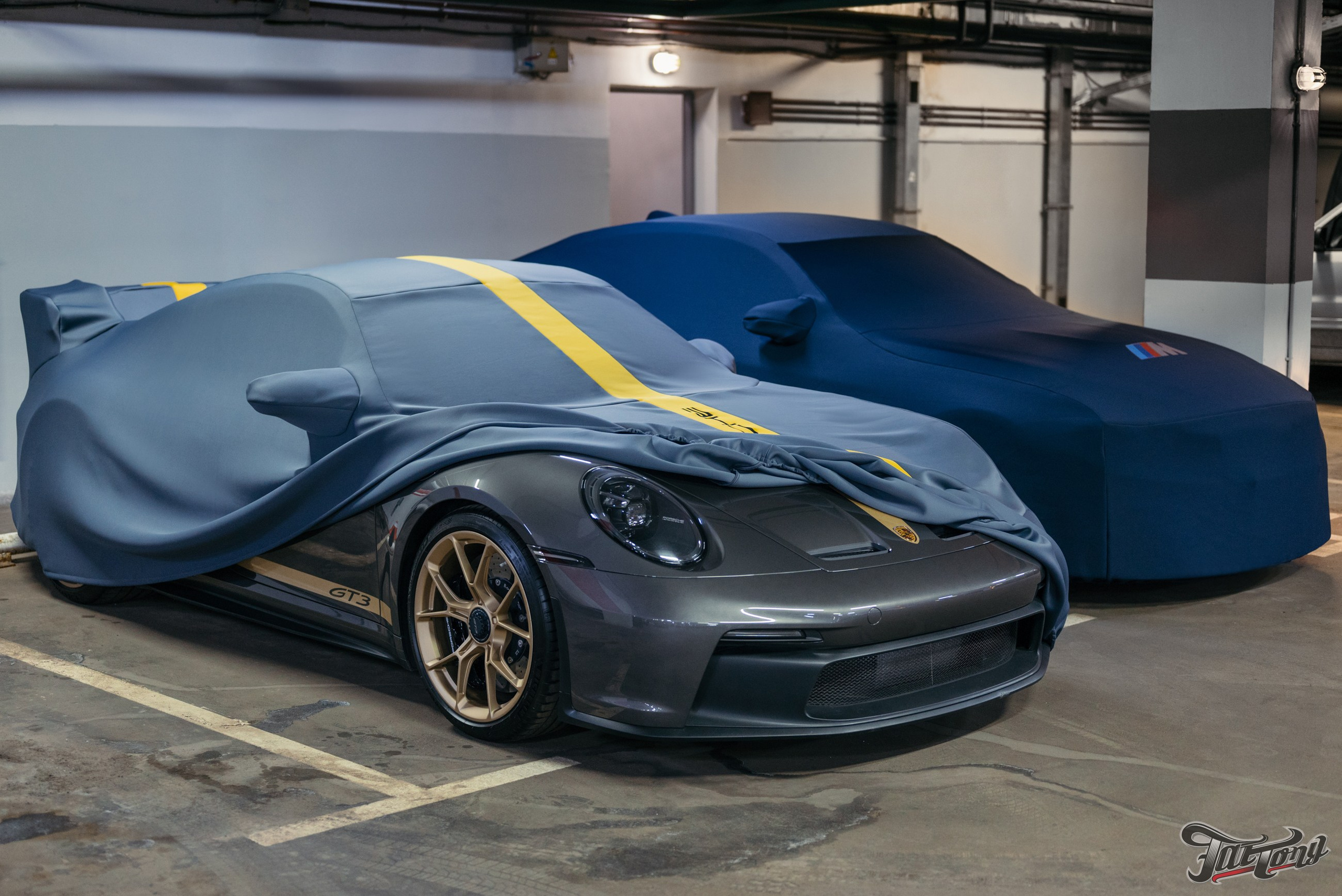 Porsche GT3 и BMW M4 чехлы для гаражного хранения. DeLorein