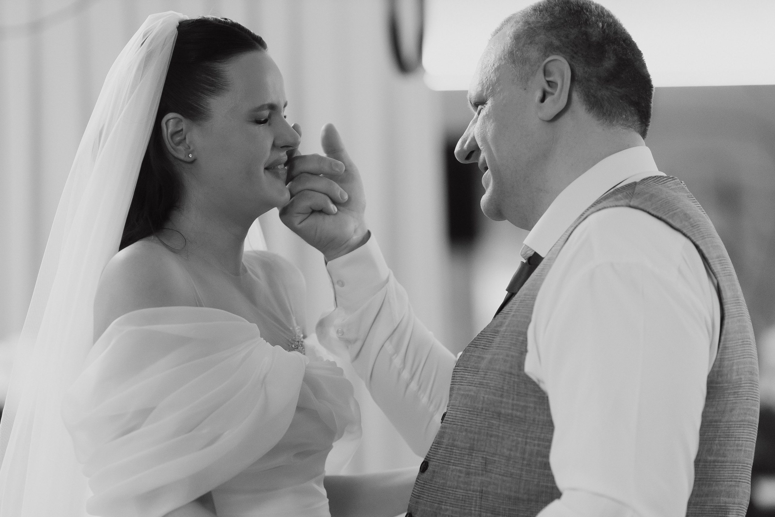 Свадебная фотосессия в Минске в итальянском ресторане La Scala