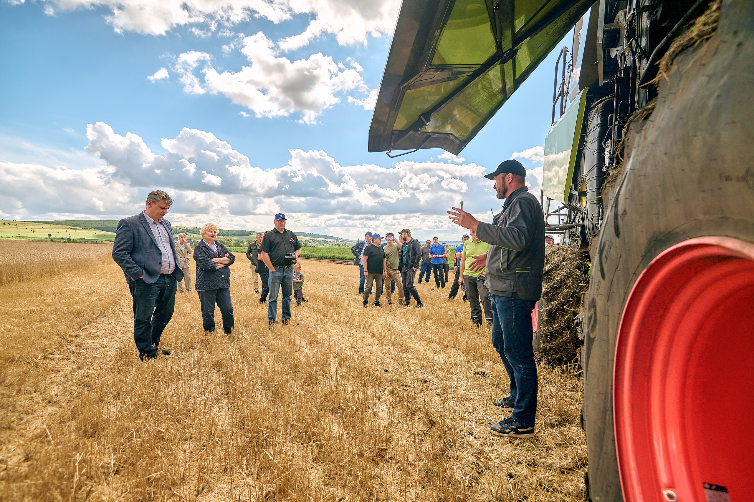 Портфолио репортажной фотосъёмки: сельхозтехника "Галактика". Фотограф Яковлев Роман — Красноярск