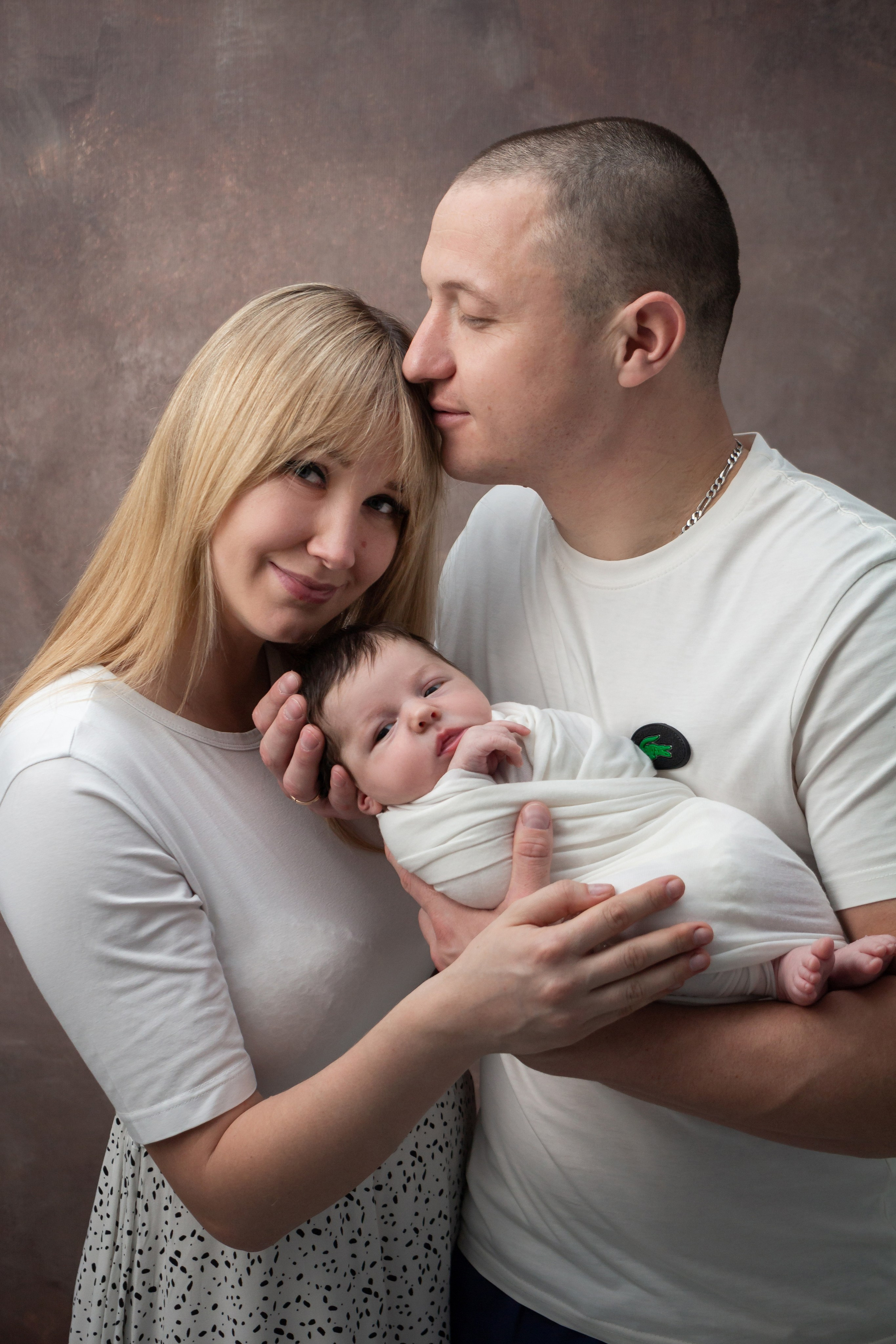 Кадры малыша с родителями. Фотограф новорождённых Анапа Елена Кушнарь