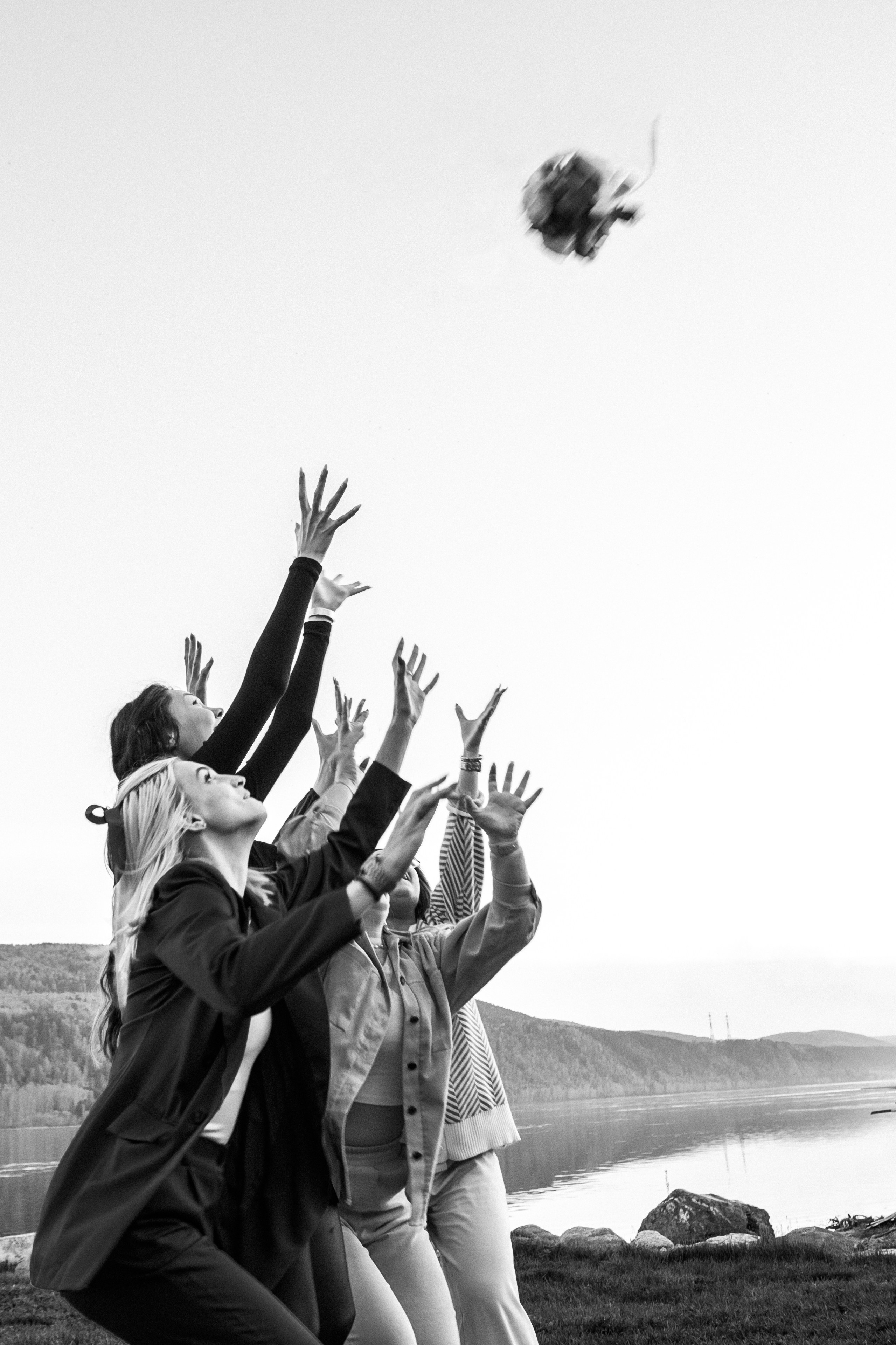 Бросание букета невесты