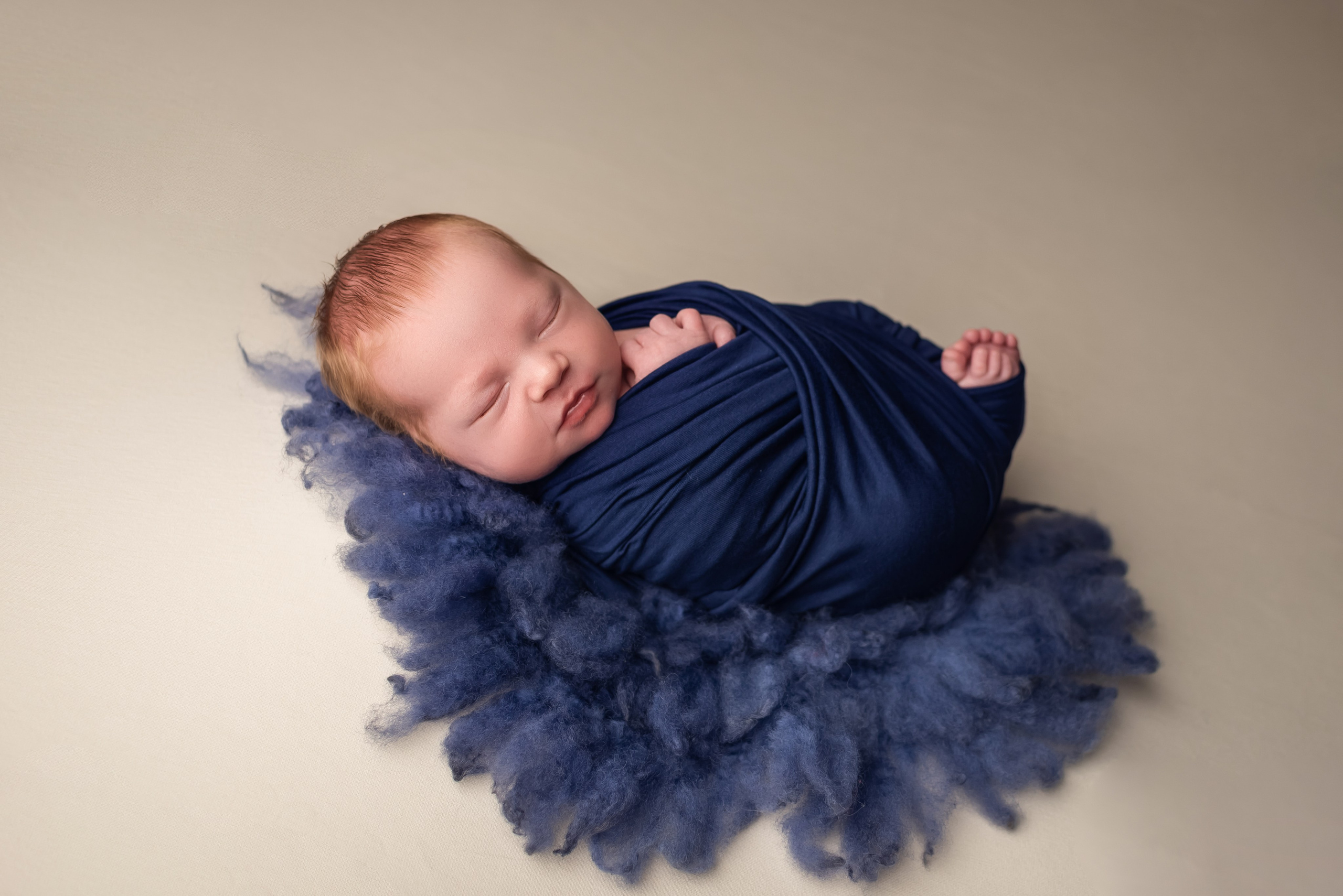 Новорождённые (в обмотках). Детский фотограф новорождённых в Минске Боровик Екатерина