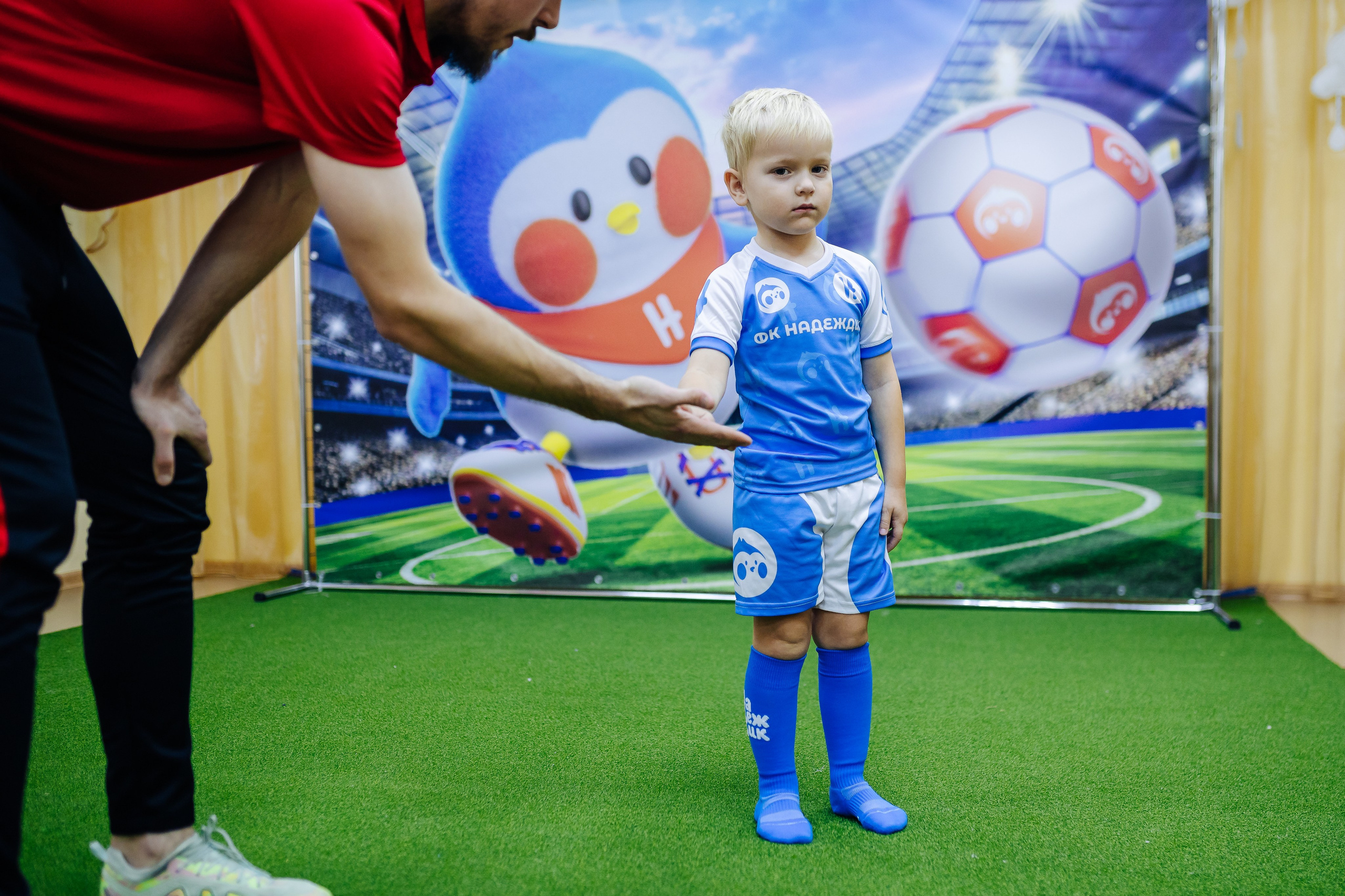 Фотосессия с кубком в детских садах г. Магнитогорска. Денис Прохоров Фотограф в г. Магнитогорск