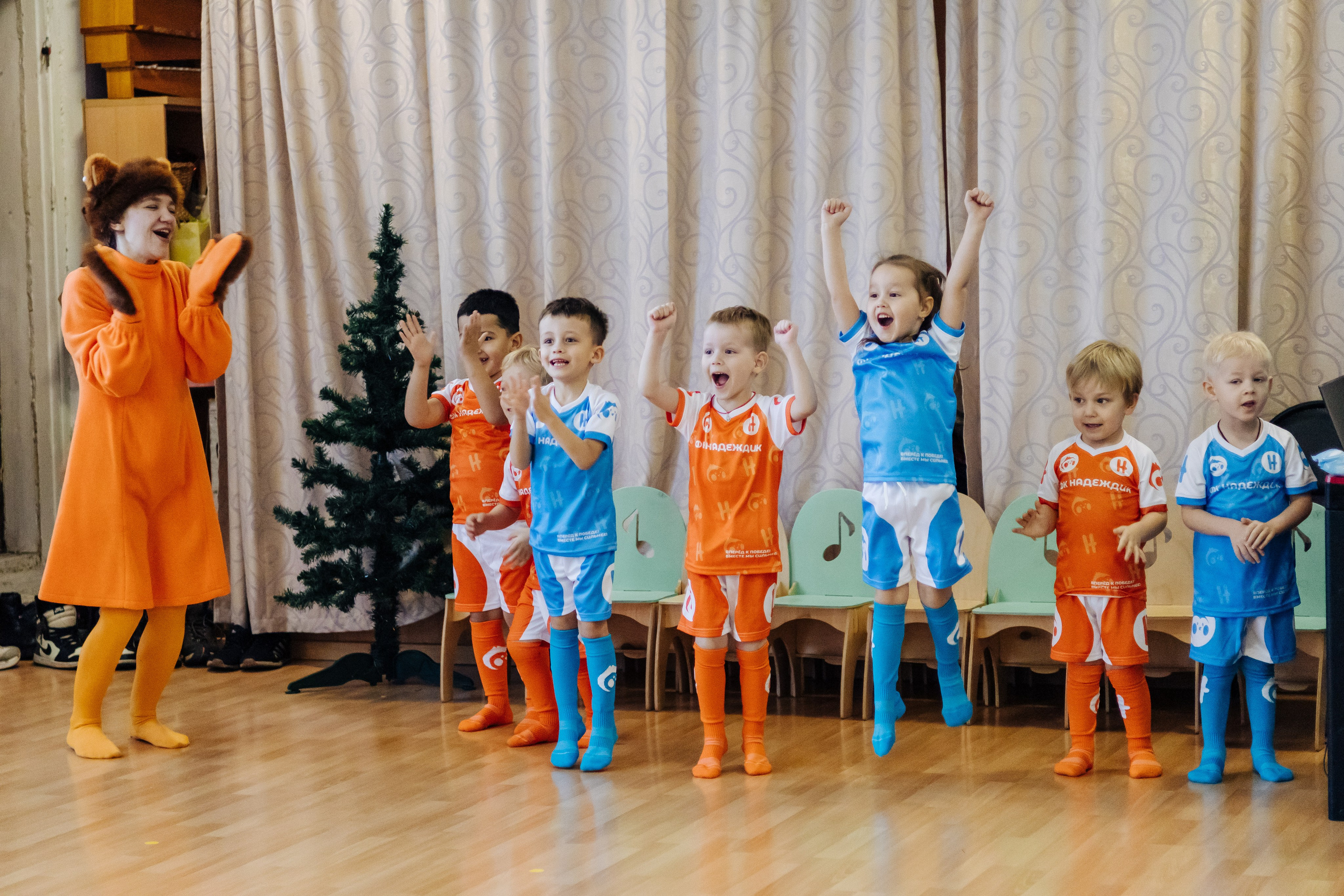 Фотосессия с кубком в детских садах г. Магнитогорска. Денис Прохоров Фотограф в г. Магнитогорск