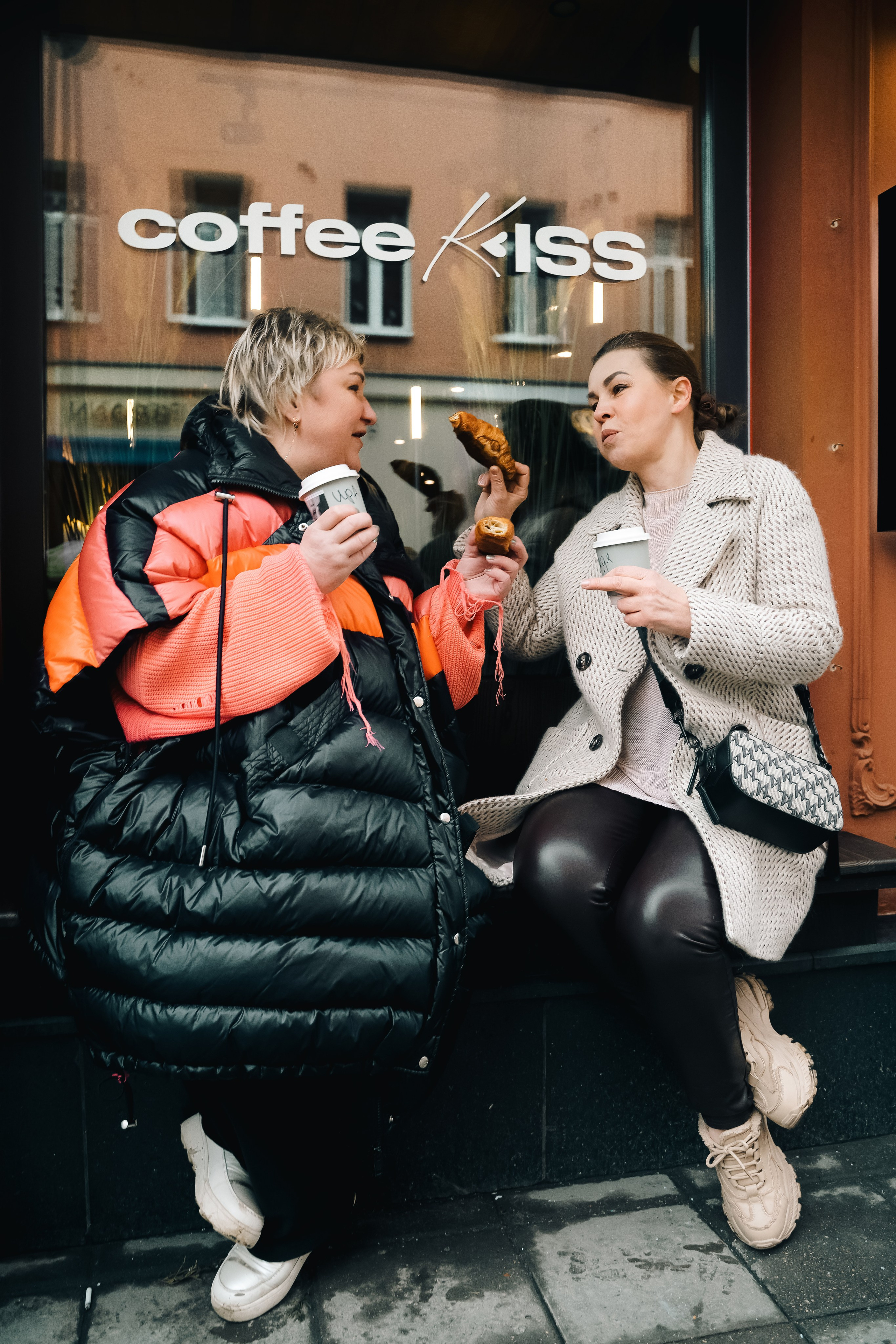 FRIENDS story Надежда + Ирина. Контент фотограф в Москве Кулич Настя