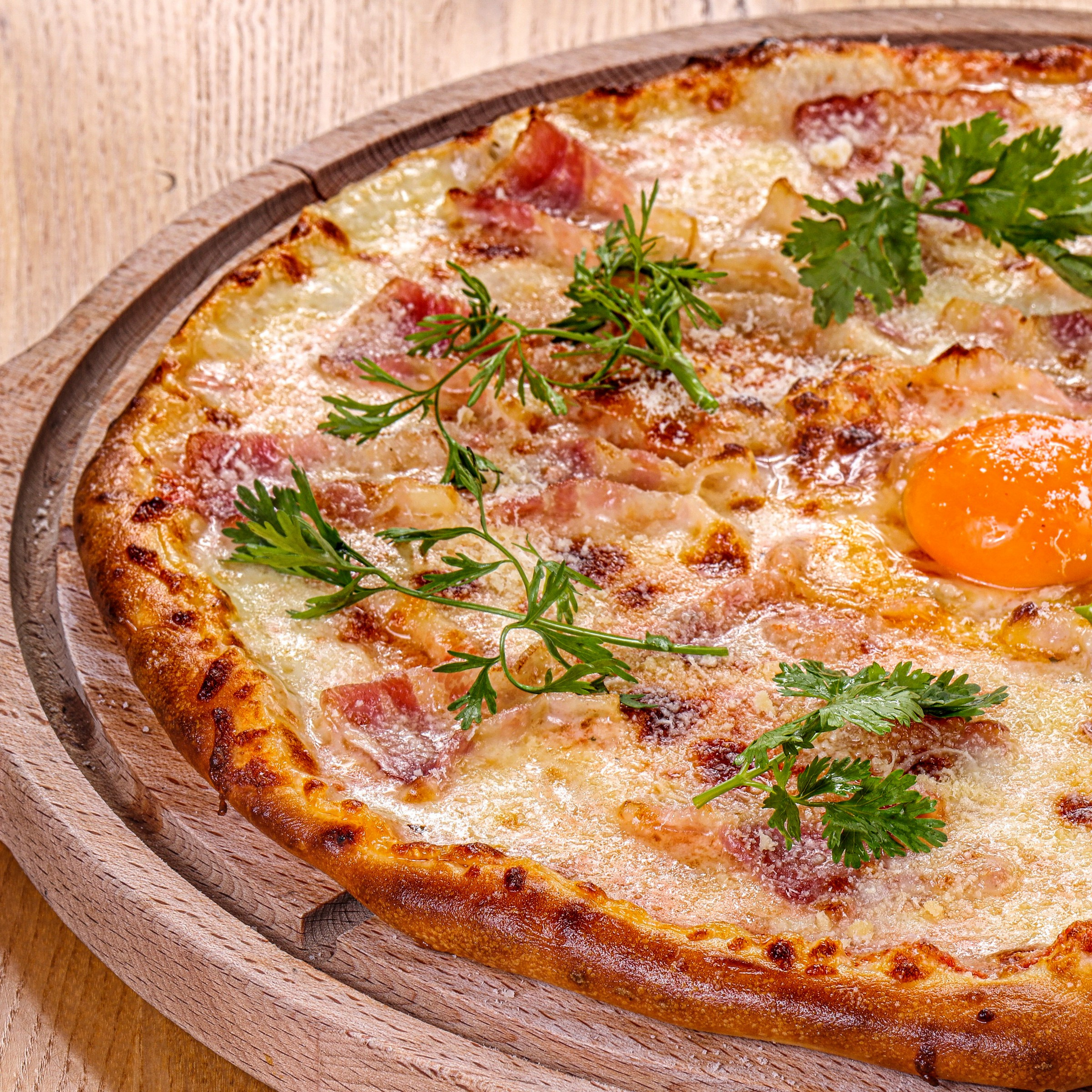 Фотосъемка пиццы. Заказ по тел.: +7 (906) 006-90-22. Фуд-фотограф Андрей Старостин — съемка еды в Москве. 9000 руб. в час