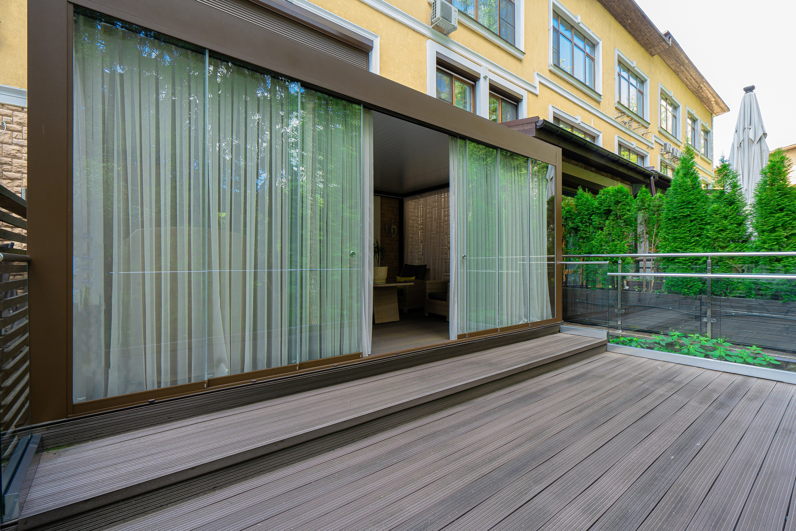 Счастливая. AEprod 📸 Фото | 3D туры | Видео | Озвучивание