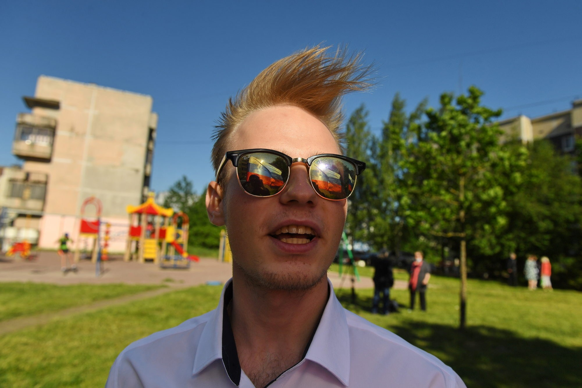 Официоз по плану, жизнь — между кадров: как снять День России и остаться собой. Документальный фотограф Сергей Вдовин