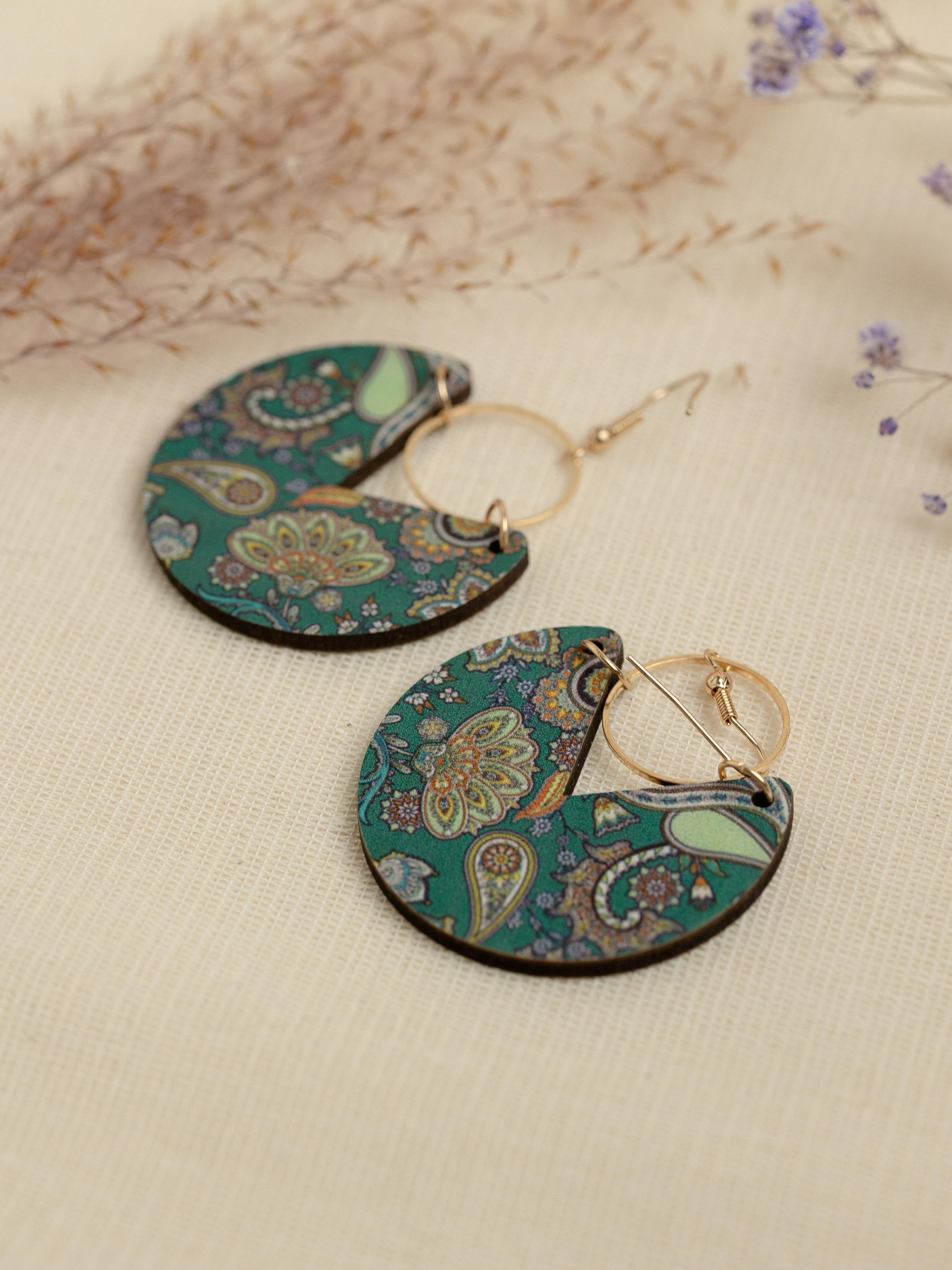 Серьги для маркетплейса. Портретный и репортажный фотограф в Казани Максим Сипачев