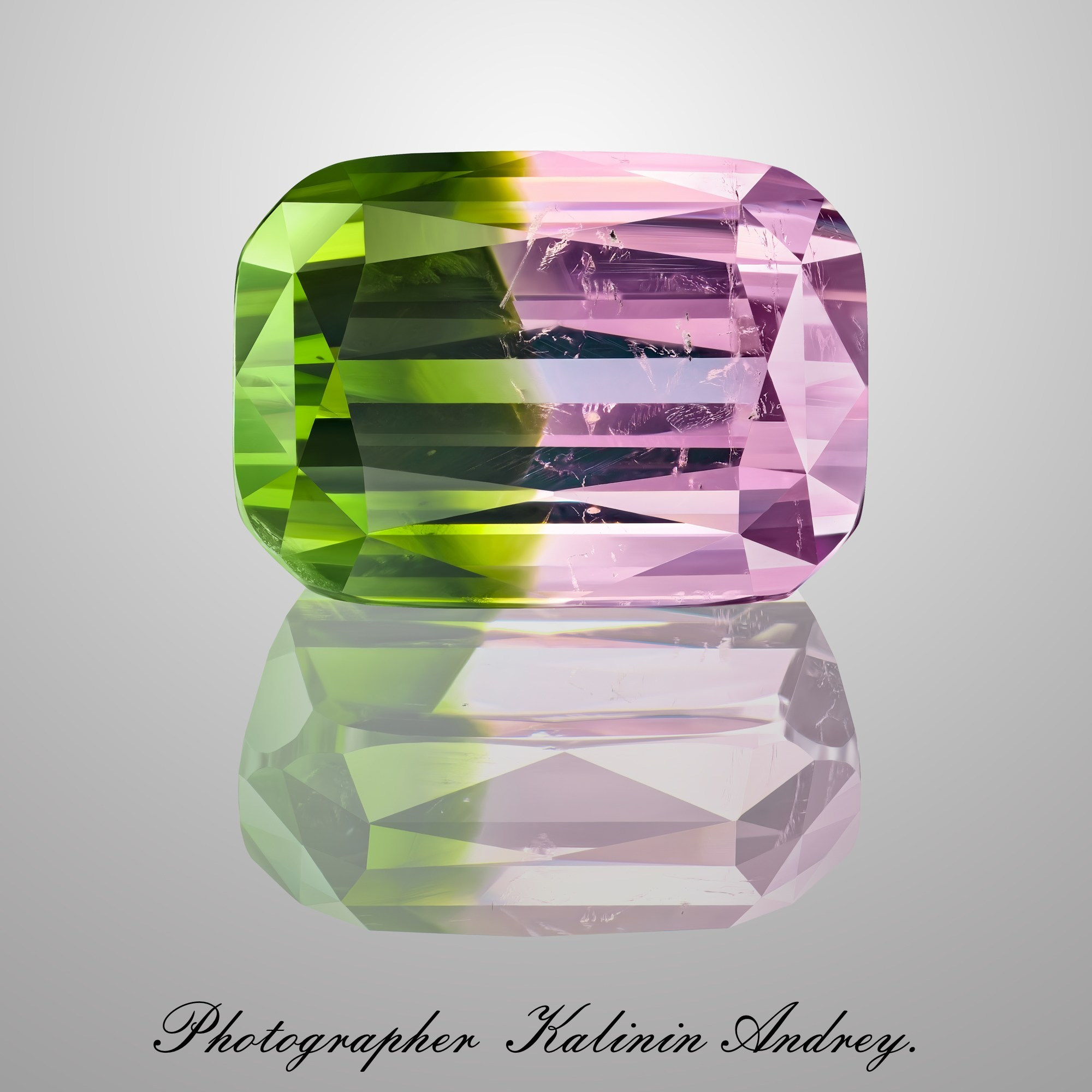 Фотографии в большом разрешении драгоценных камней на продажу купить тел +79 660 031 307. Высококачественная профессиональная рекламная фотосъёмка ювелирных украшений, драгоценных камней в Москве. Обучение, консультация