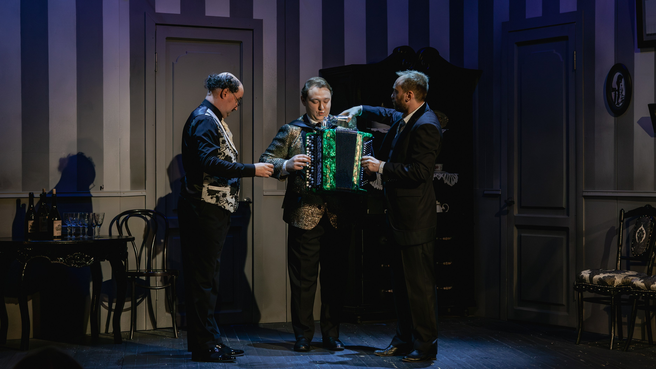 Театр Юного Зрителя «Две свадьбы». Фотограф Марк Файзулин