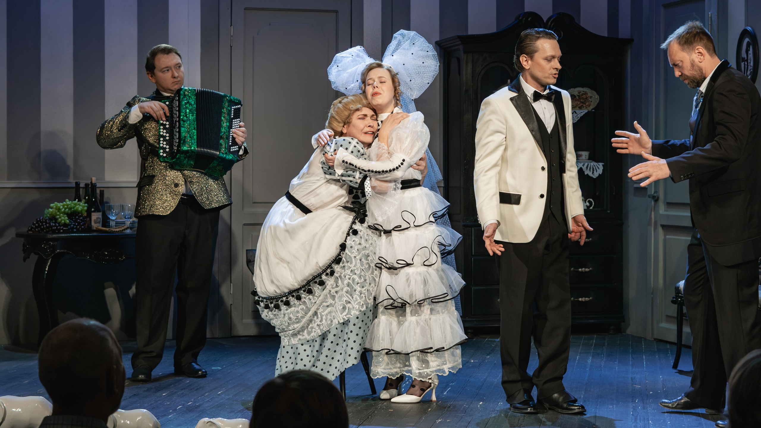 Театр Юного Зрителя «Две свадьбы». Фотограф Марк Файзулин