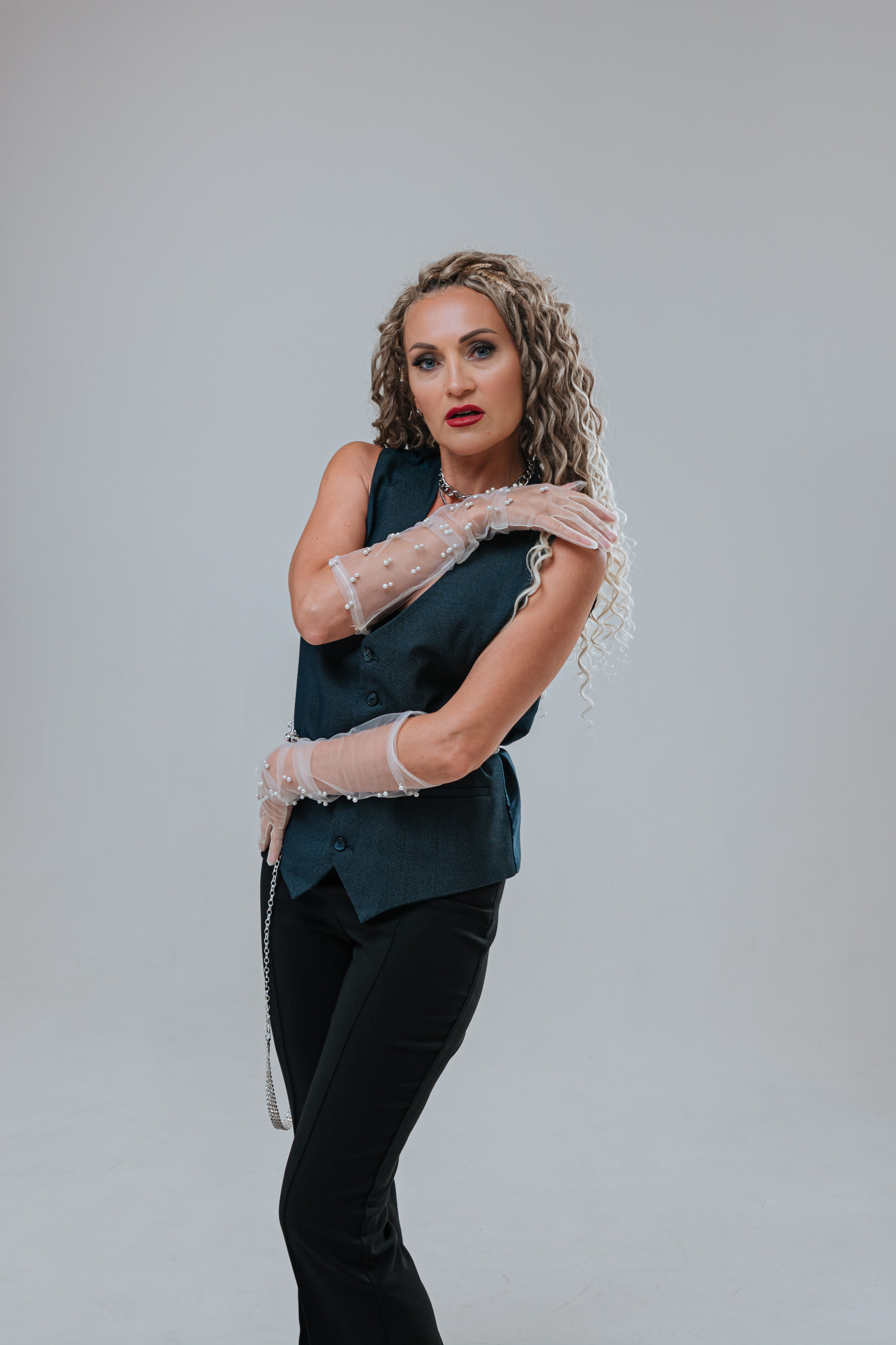 Фотосессия Superwoman Натальи и Светланы для афишы. Портретный фотограф в Санкт-Петербурге Дмитриева Наталия