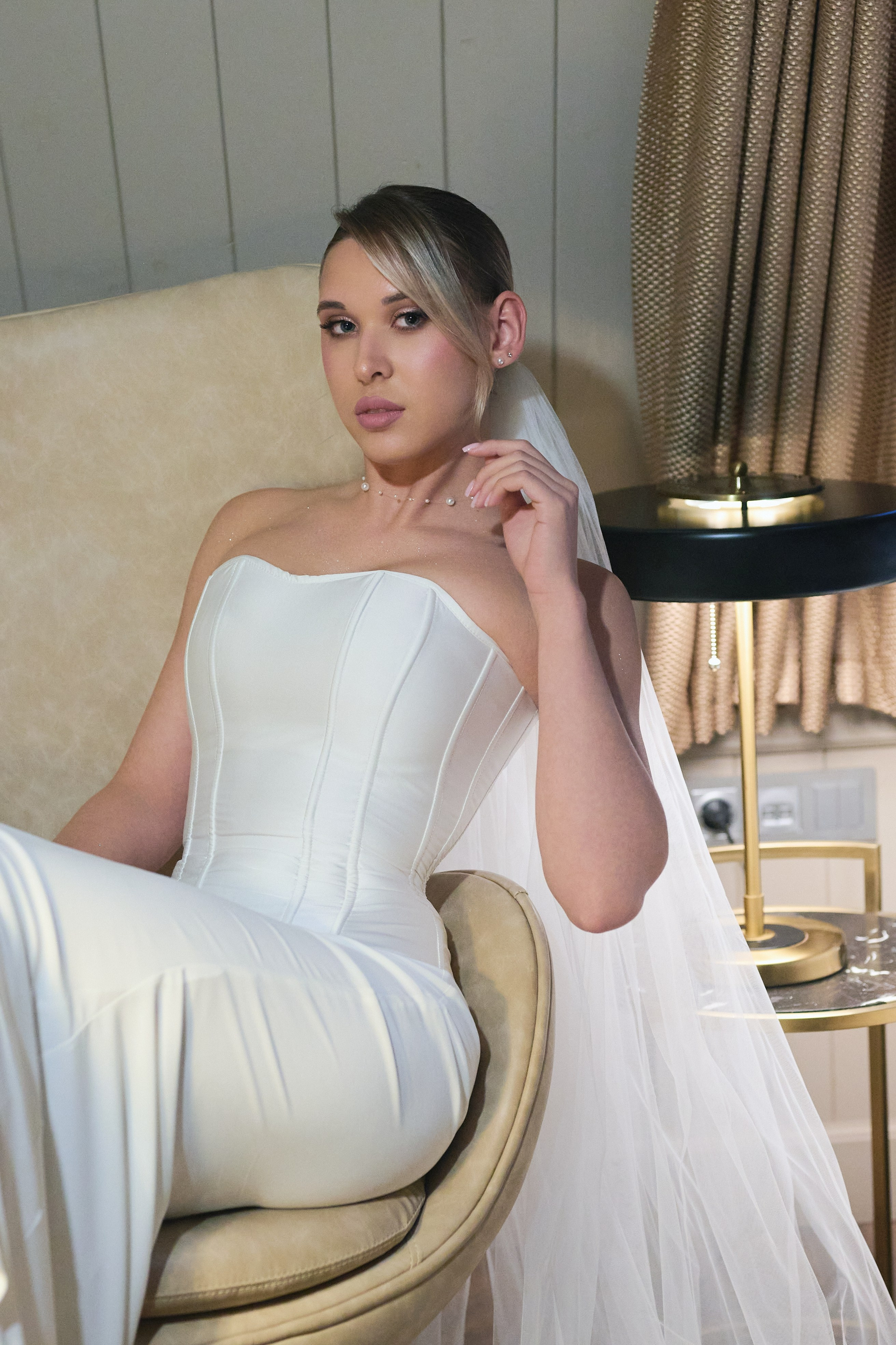 Анита (Невеста в отеле)