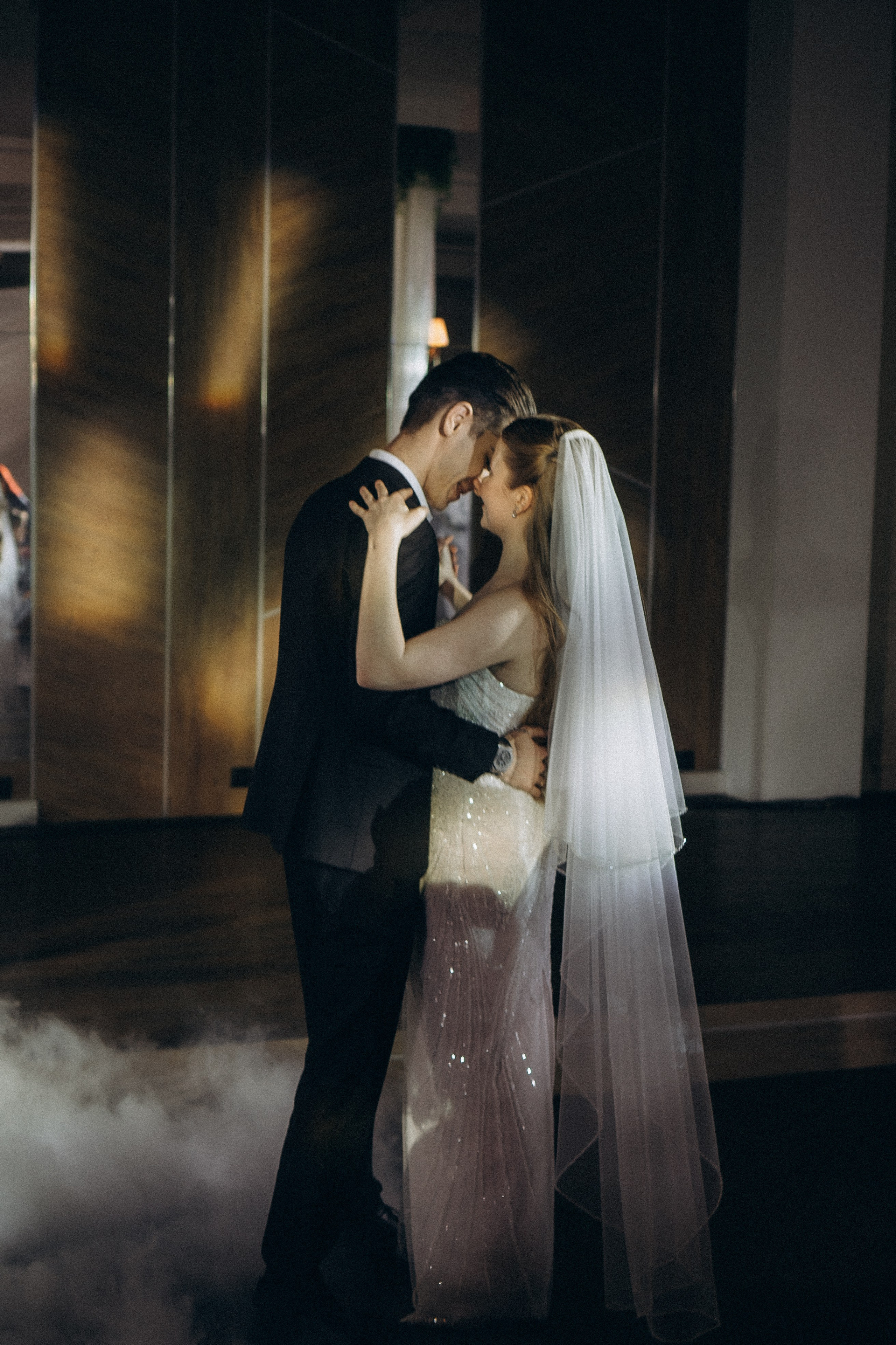 СВАДЕБНАЯ СЬЕМКА СБОРОВ В ОТЕЛЕ И ВЫЕЗД НА ЦЕРЕМОНИЮ (СНЯТО В СИБИРЕ В НИЖНЕВАРТОВСКЕ). Профессиональный фотограф, Санкт-Петербург — Виктория Богомолова