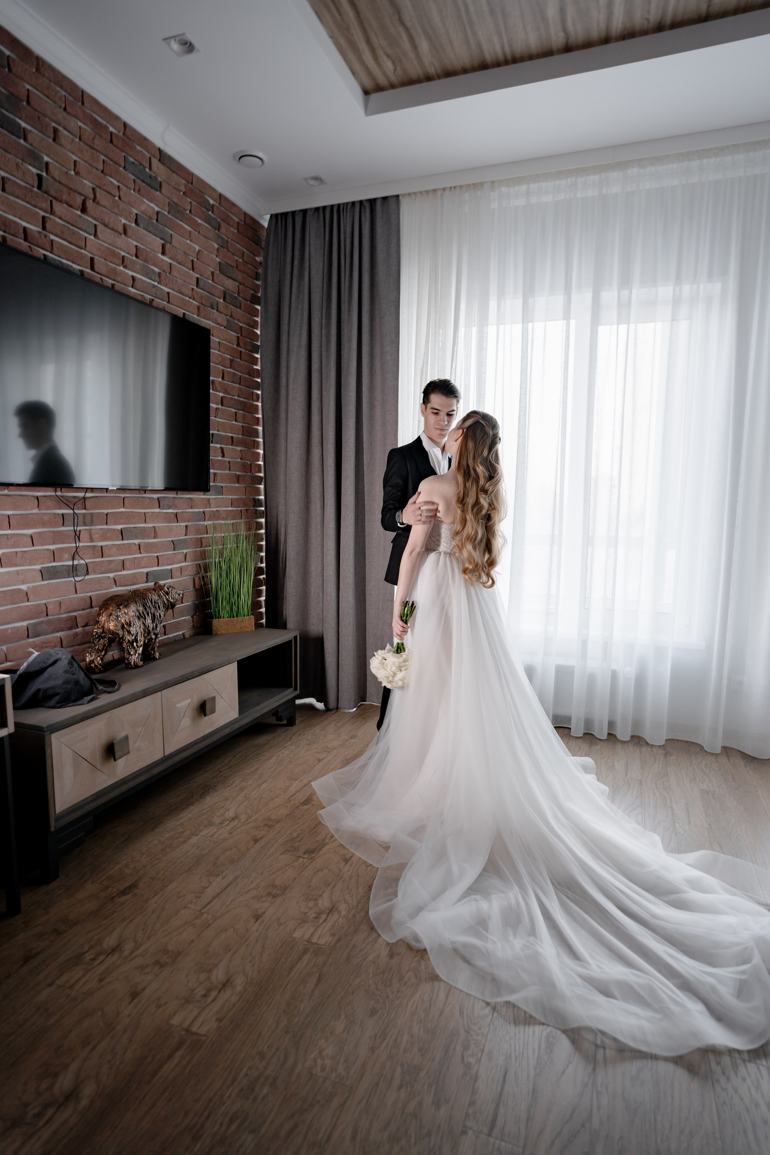 СВАДЕБНАЯ СЬЕМКА СБОРОВ В ОТЕЛЕ И ВЫЕЗД НА ЦЕРЕМОНИЮ (СНЯТО В СИБИРЕ В НИЖНЕВАРТОВСКЕ)М. Профессиональный фотограф, Санкт-Петербург — Виктория Богомолова