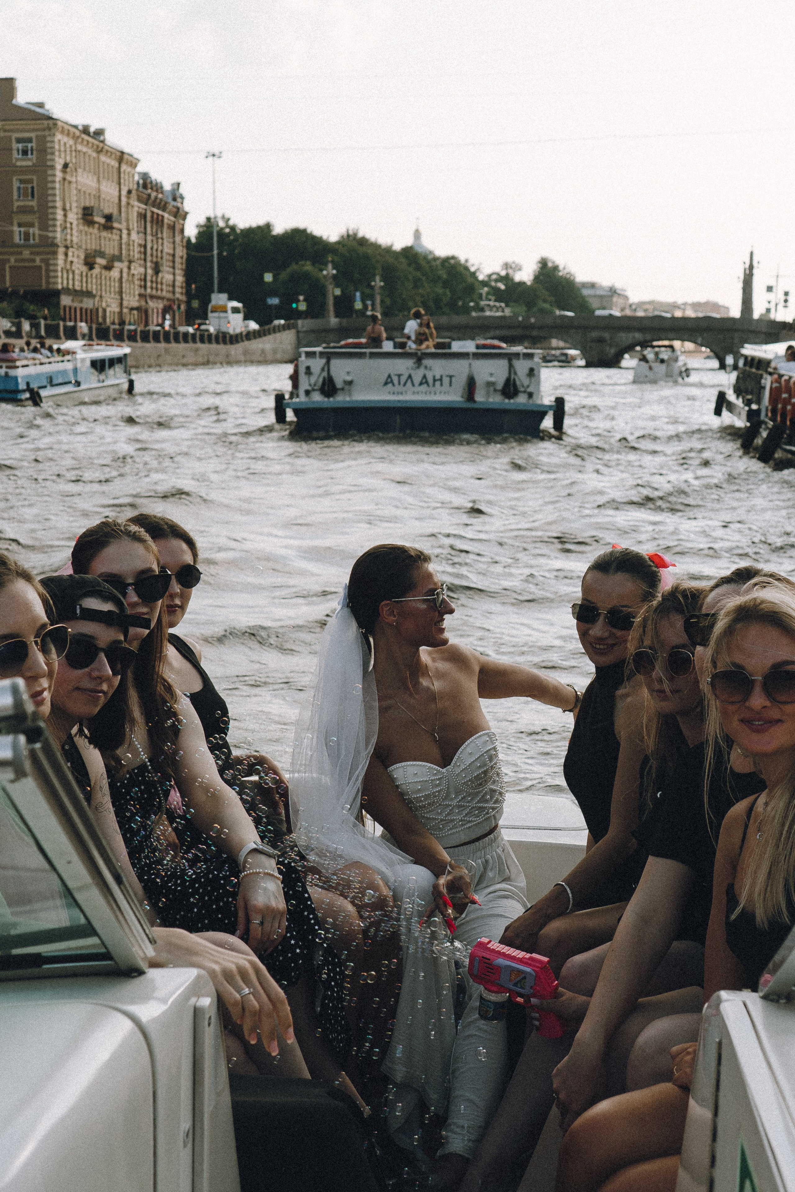 ДЕВИЧНИК НА КАТЕРЕ. Профессиональный фотограф, Санкт-Петербург — Виктория Богомолова