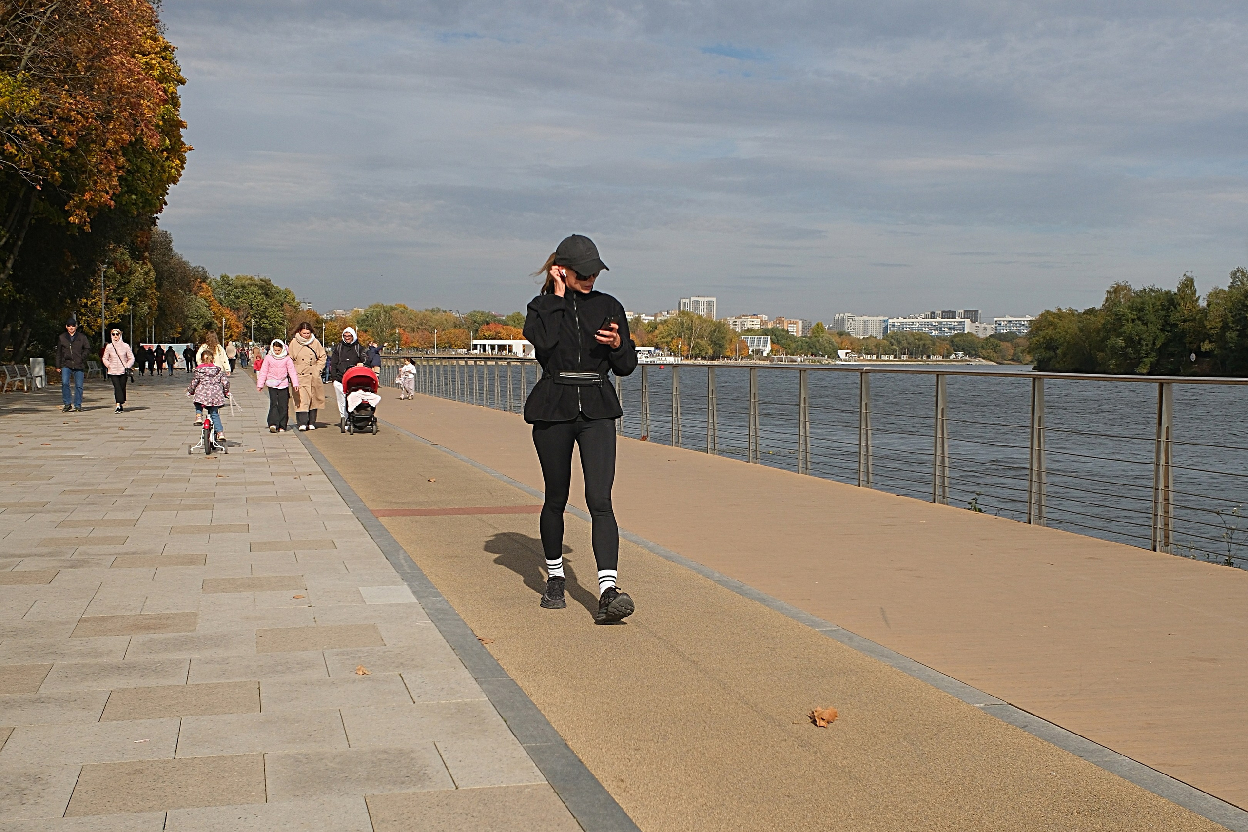 Коломенское 04.10.2025. Улица, люди, жизнь…