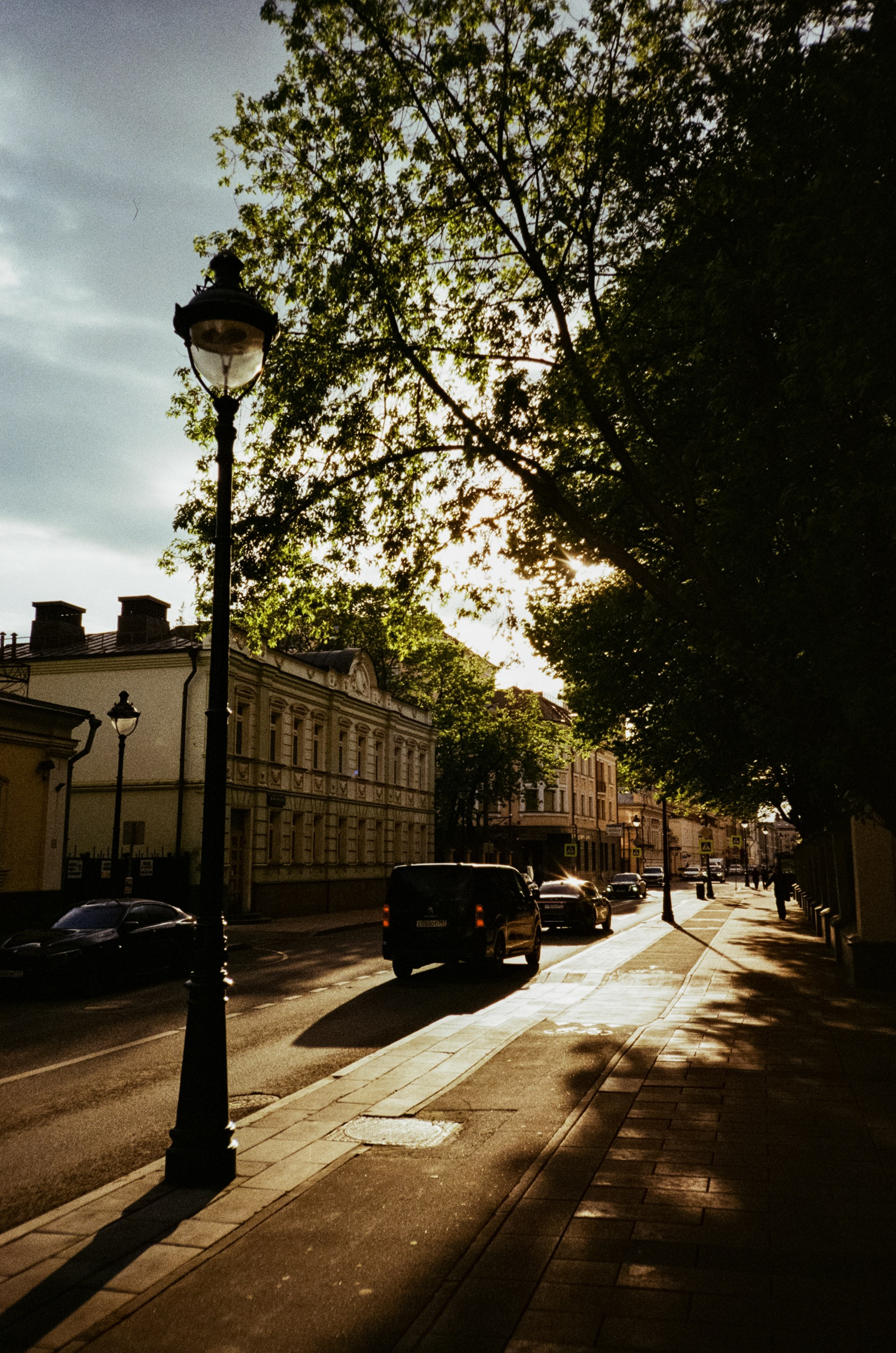 Ул. Малая и Большая Никитская | Ricoh R1 | Fujifilm Fujicolor C200