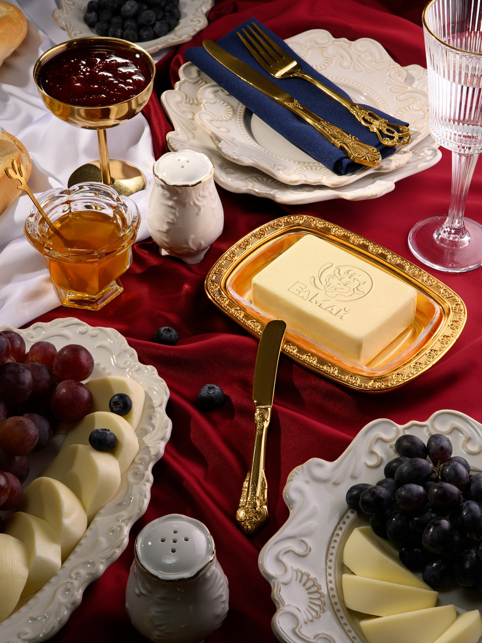 Елмай. Каустика — предметная фотостудия для брендов