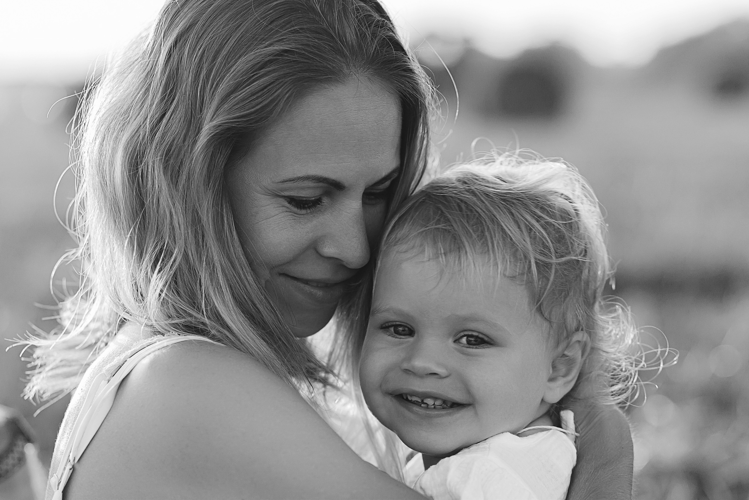 Фотосессия в поле со стогами. Семейный и женский фотограф в Москве Надежда Воробьева