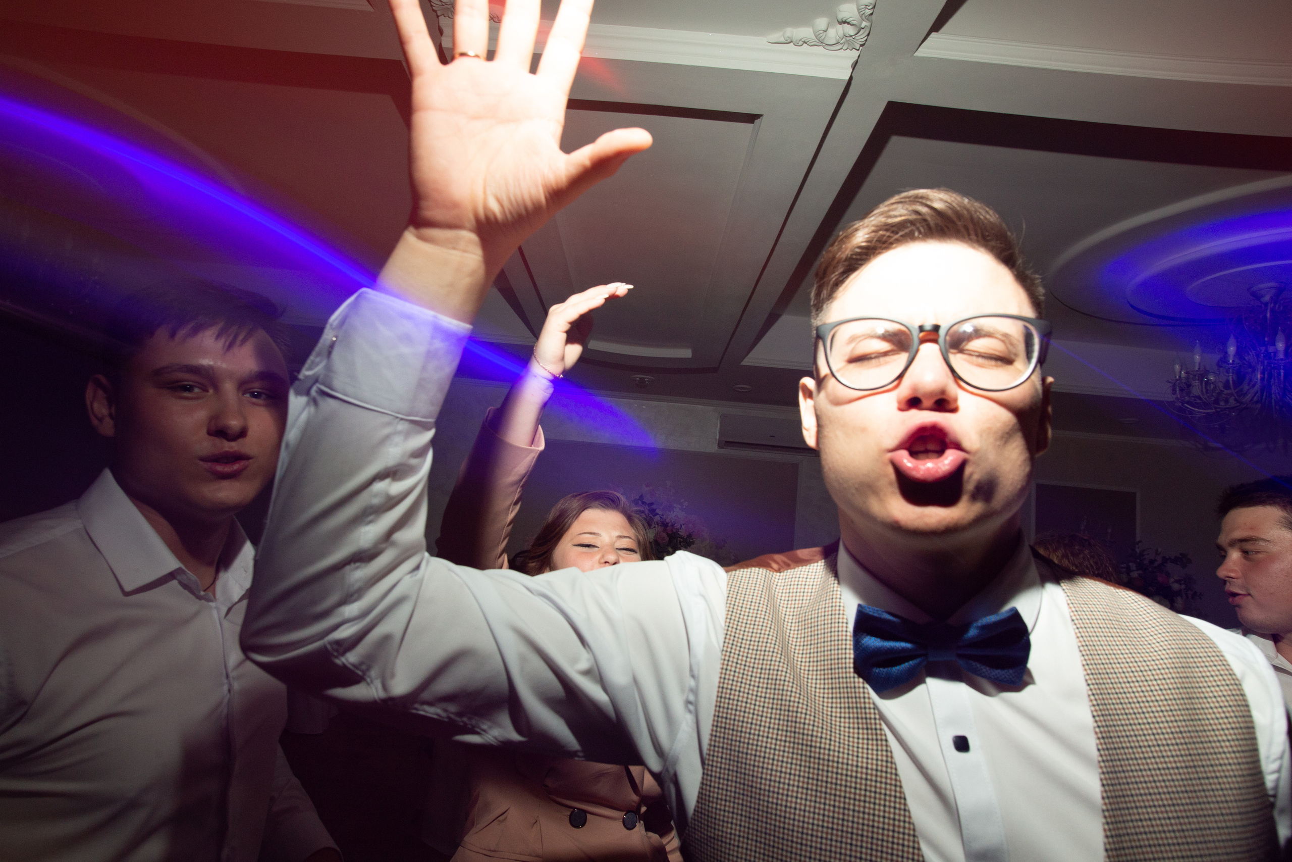 Андрей и Софья — уютная свадьба с теплом. Свадебный фотограф в Оренбурге Илья Володьков