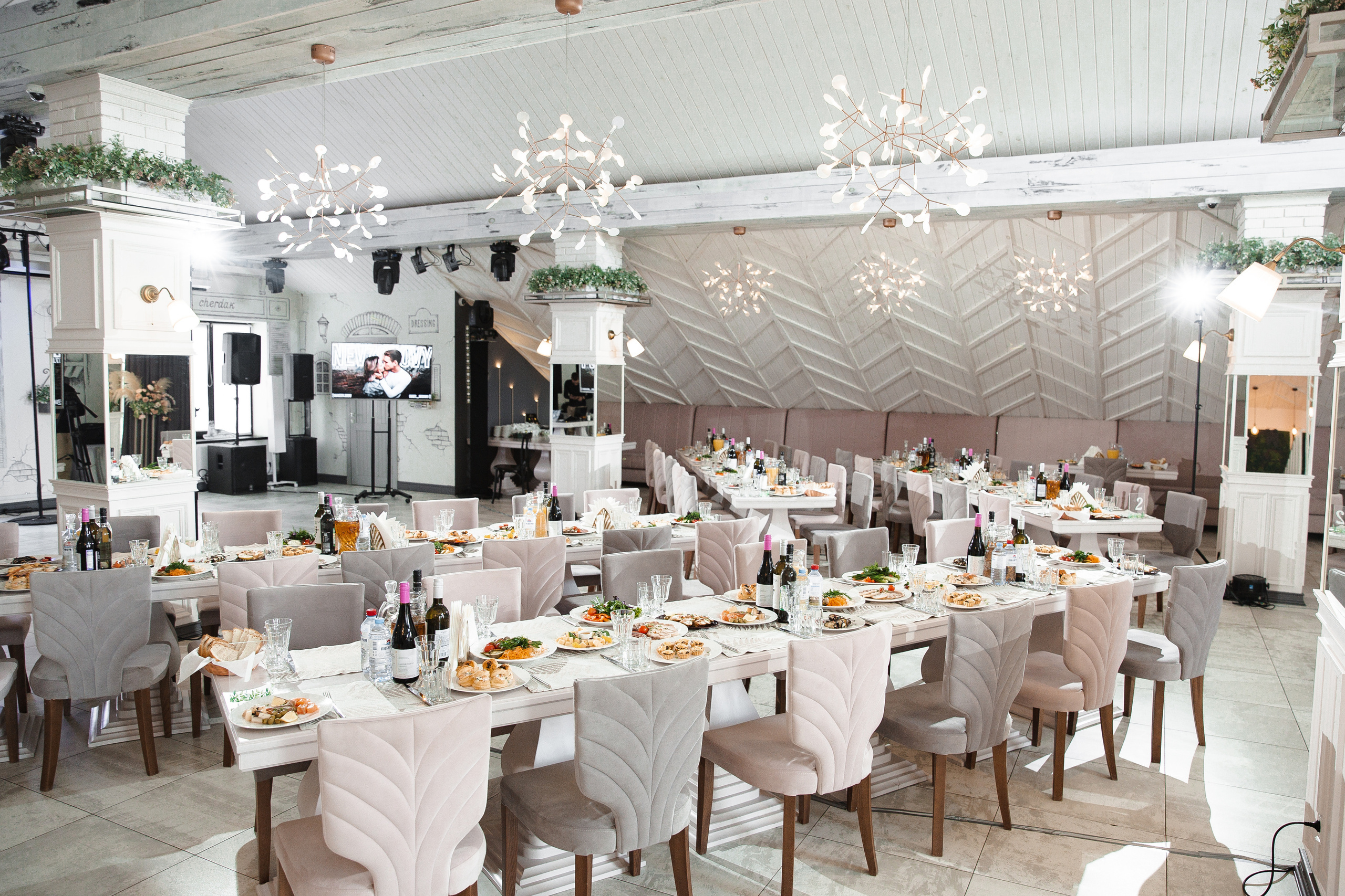 Артём и Таня — свадьба с уютом и светом. Свадебный фотограф в Оренбурге Илья Володьков