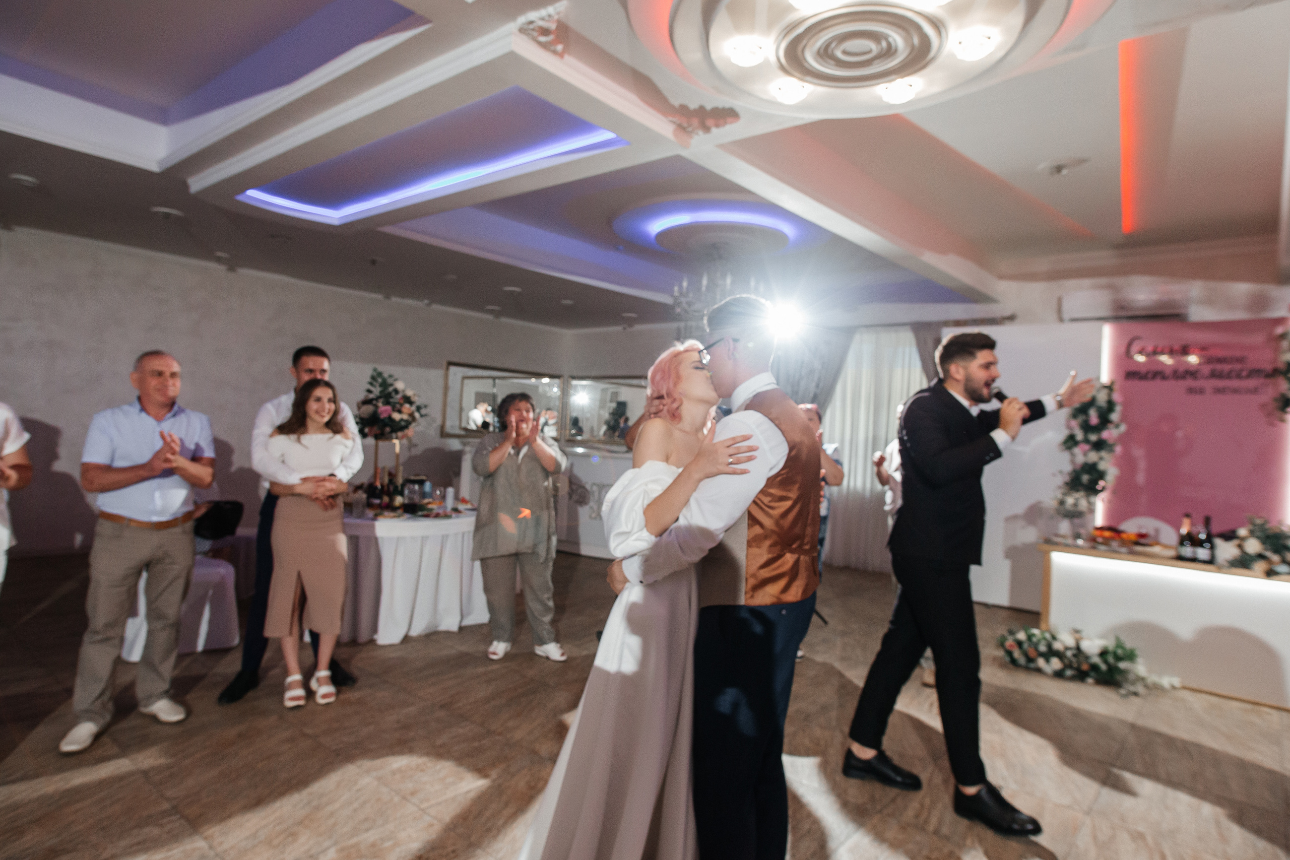 Андрей и Софья — уютная свадьба с теплом. Свадебный фотограф в Оренбурге Илья Володьков