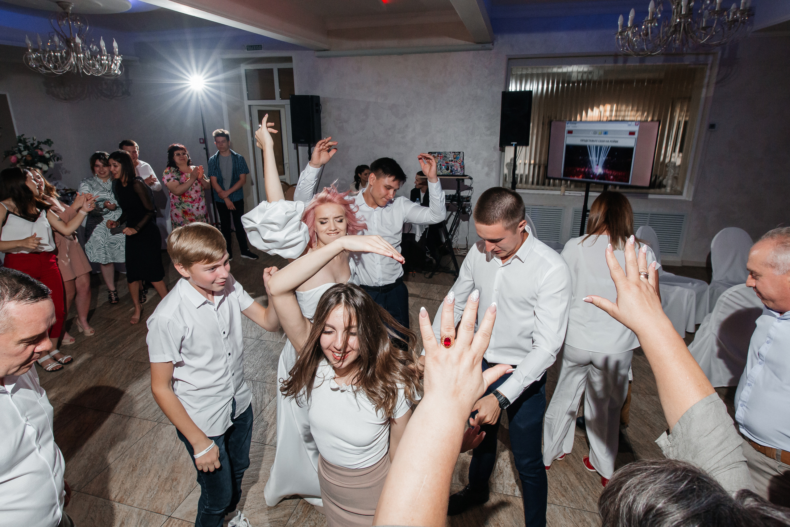 Андрей и Софья — уютная свадьба с теплом. Свадебный фотограф в Оренбурге Илья Володьков