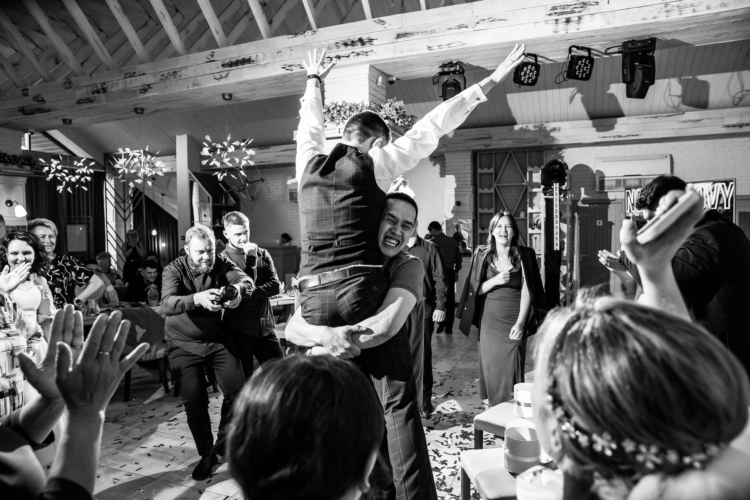 Артём и Таня — свадьба с уютом и светом. Свадебный фотограф в Оренбурге Илья Володьков