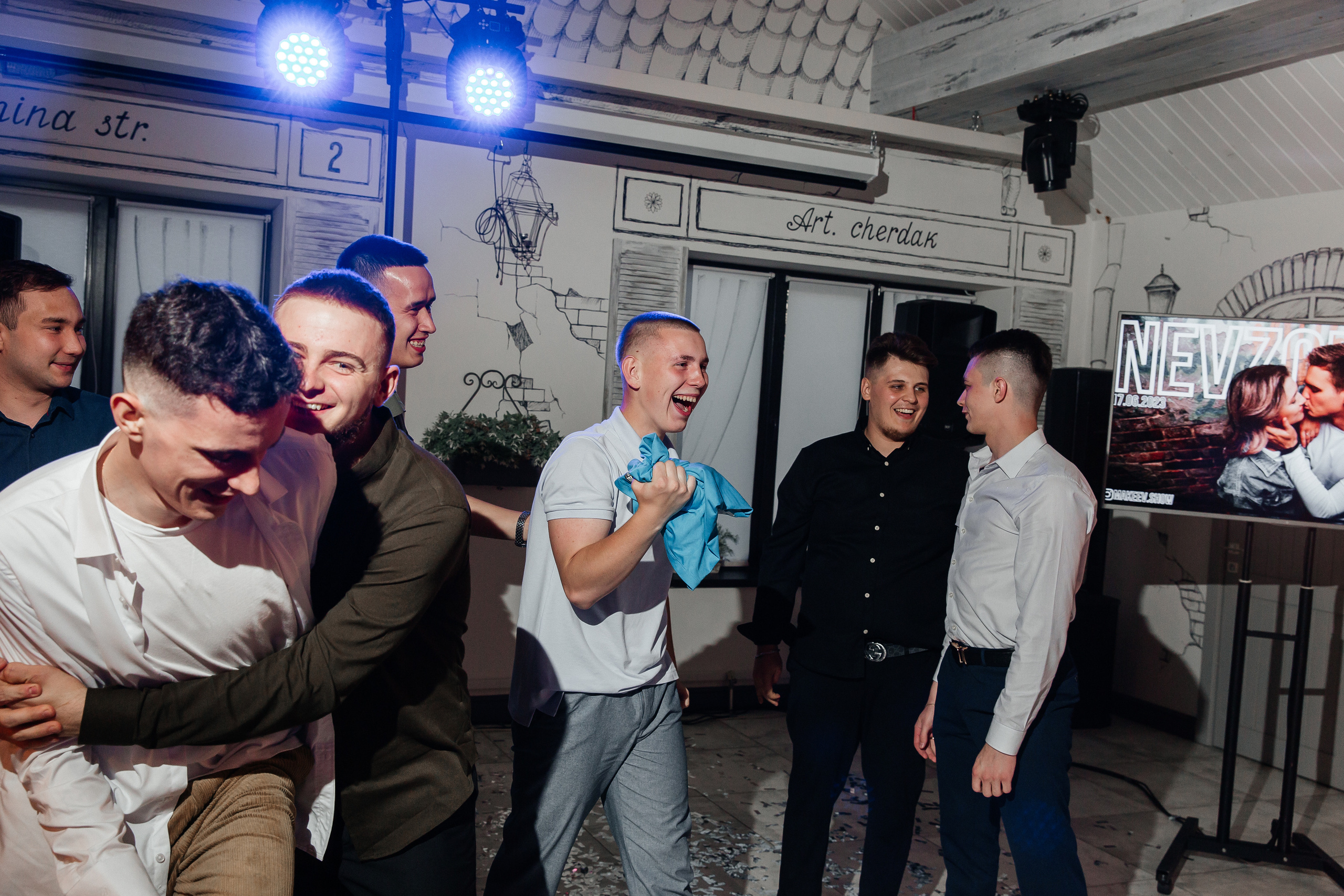 Артём и Таня — свадьба с уютом и светом. Свадебный фотограф в Оренбурге Илья Володьков